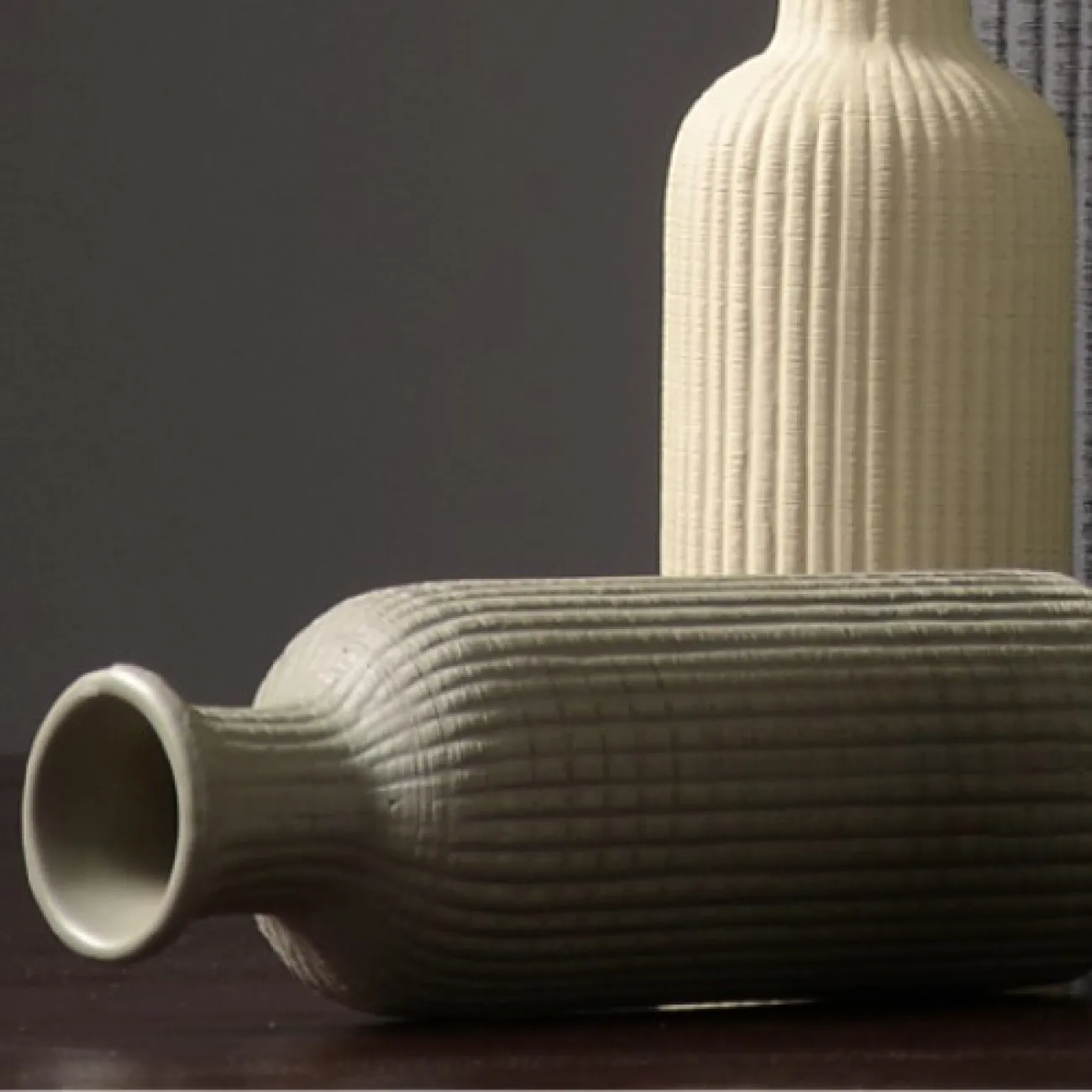 Ребристая цветная ваза для цветов в скандинавском стиле Minime