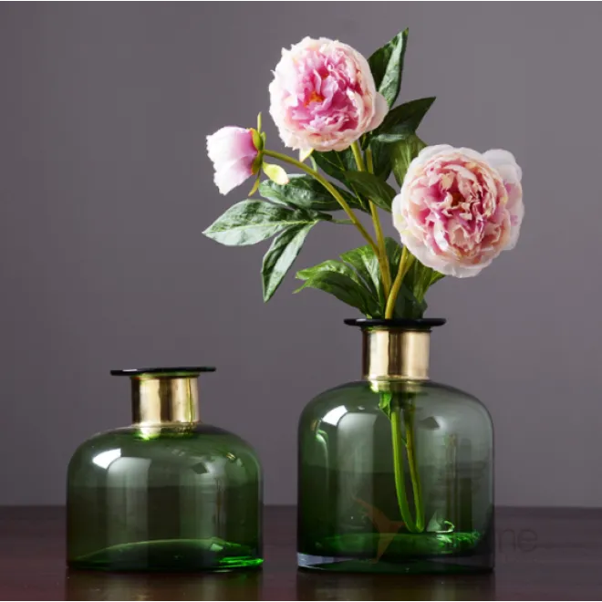 Стеклянная цветочная ваза Green Стеклянная цветочная ваза Green