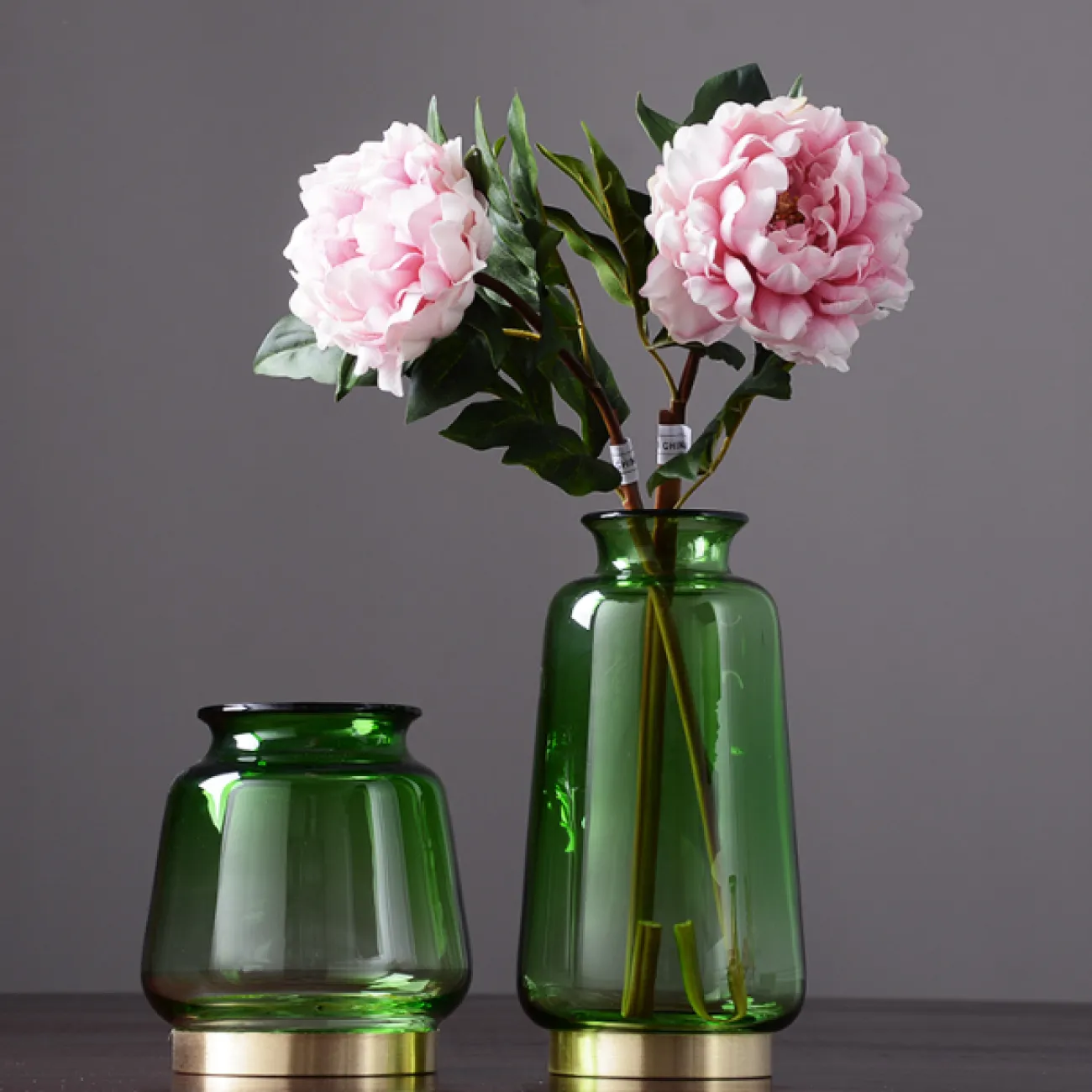 Стеклянная цветочная ваза Green Стеклянная цветочная ваза Green