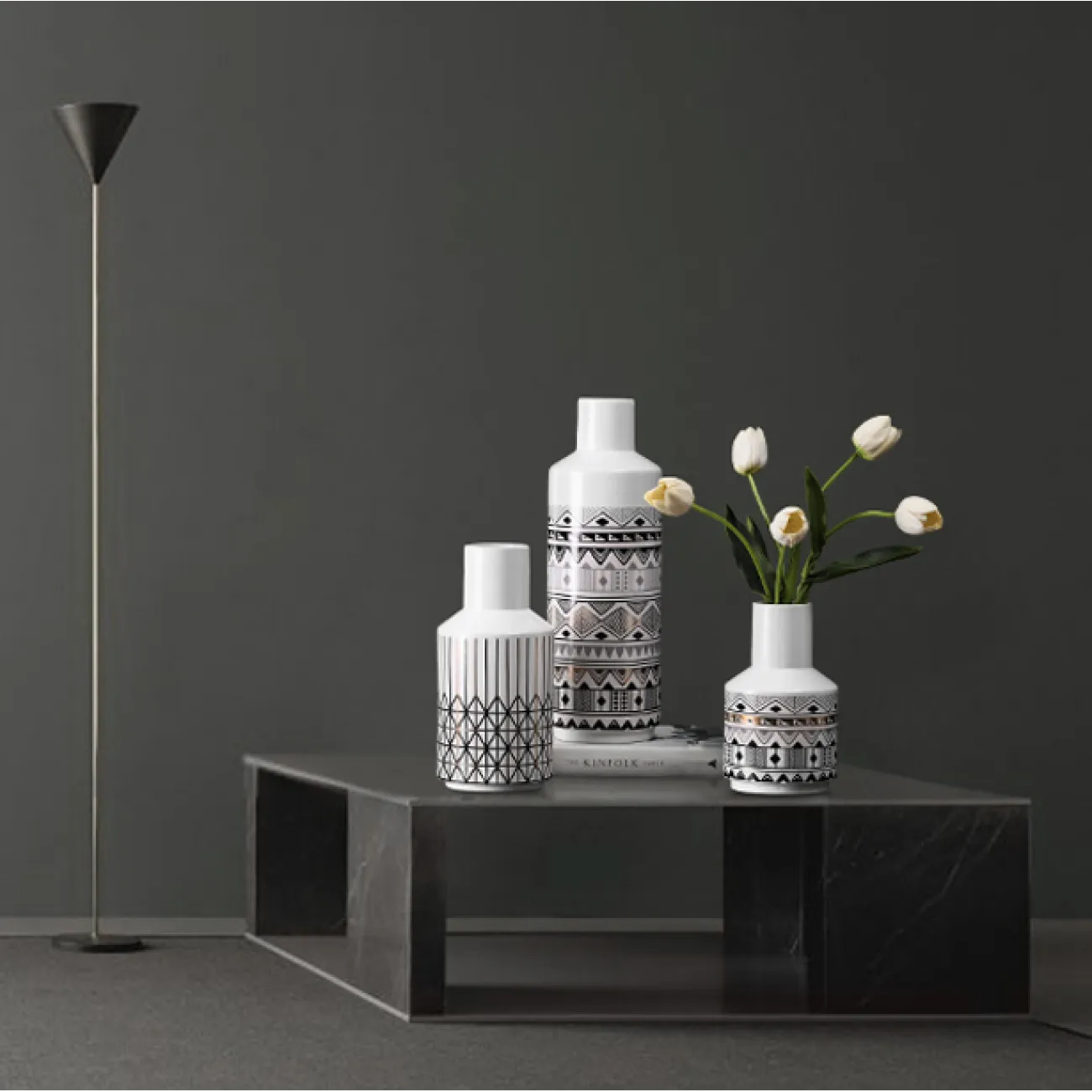 Скандинавская керамическая ваза с росписью Muline Скандинавская керамическая ваза с росписью Muline