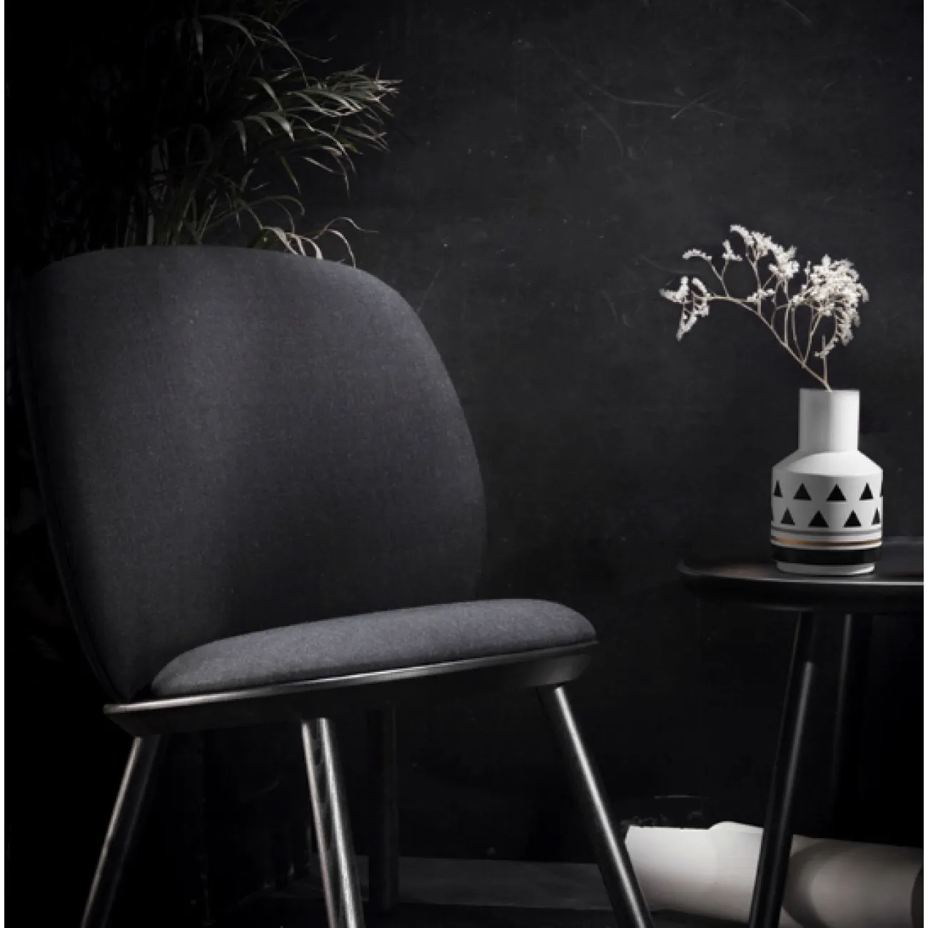 Скандинавская керамическая ваза с росписью Muline Скандинавская керамическая ваза с росписью Muline