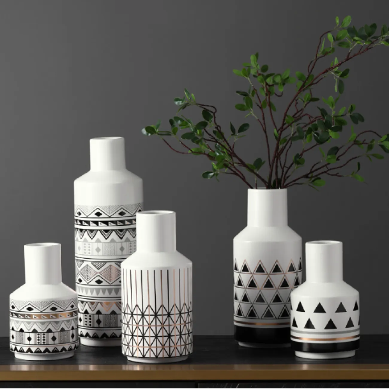 Скандинавская керамическая ваза с росписью Muline Скандинавская керамическая ваза с росписью Muline