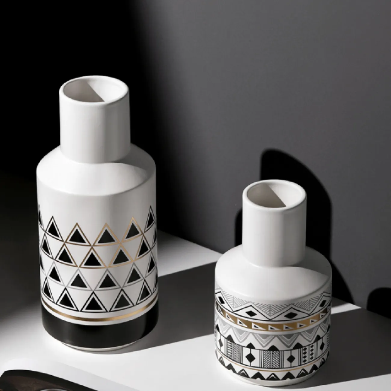 Скандинавская керамическая ваза с росписью Muline Скандинавская керамическая ваза с росписью Muline