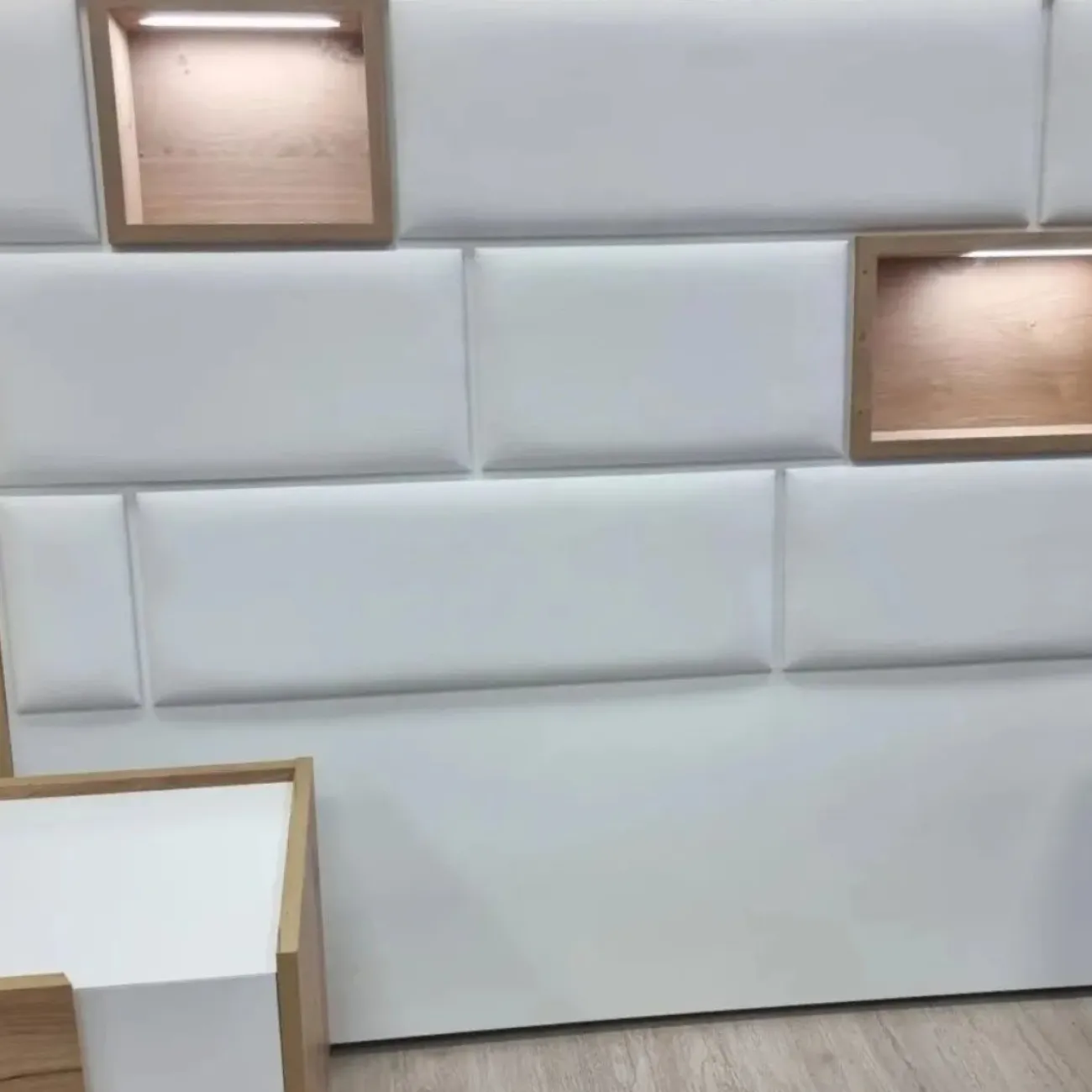 Кровать FENICIA 611 (180 х200) с подсветкой,  2 тумбочки, комод, зеркало ESF