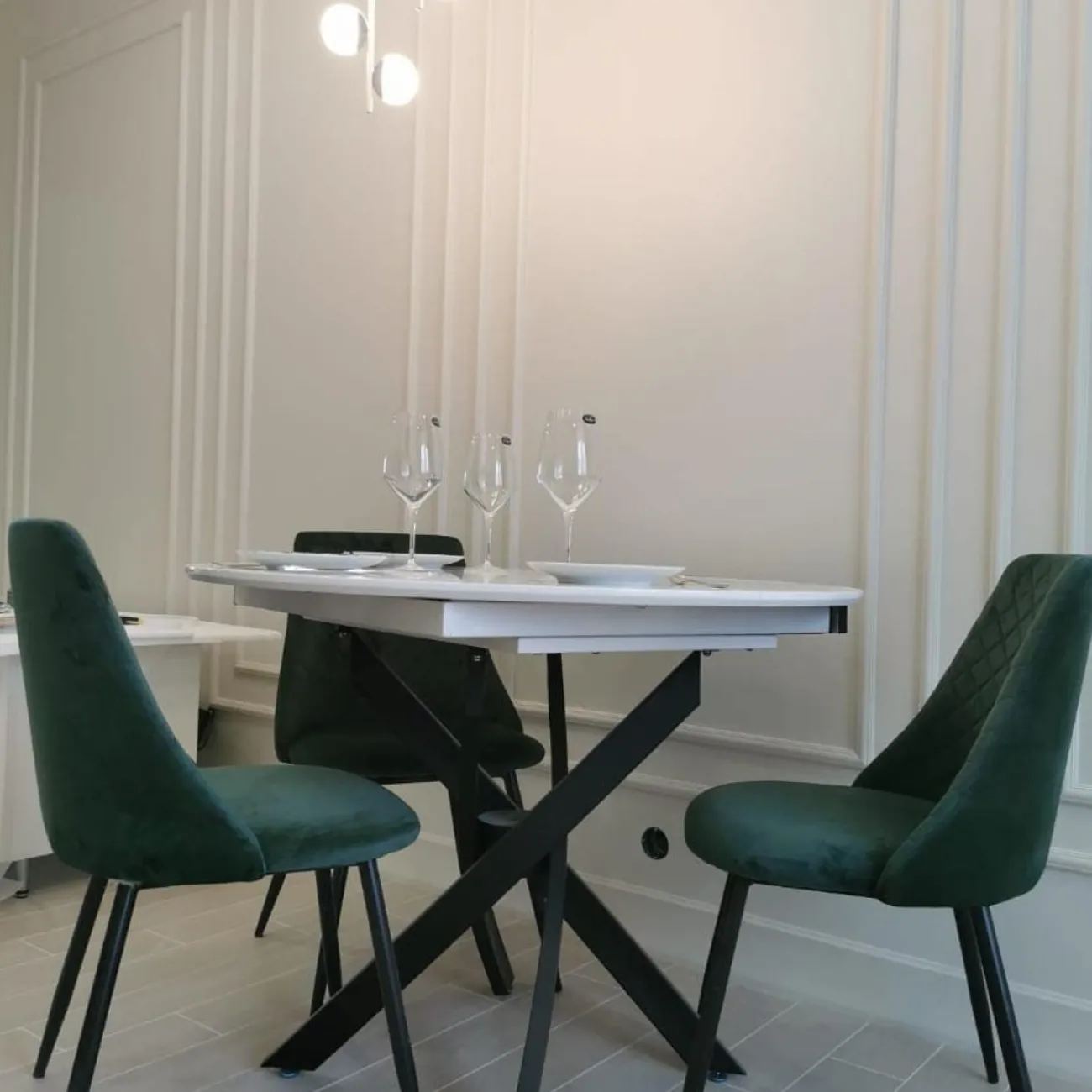 Стол B2303-1 белый лак/черный ESF 