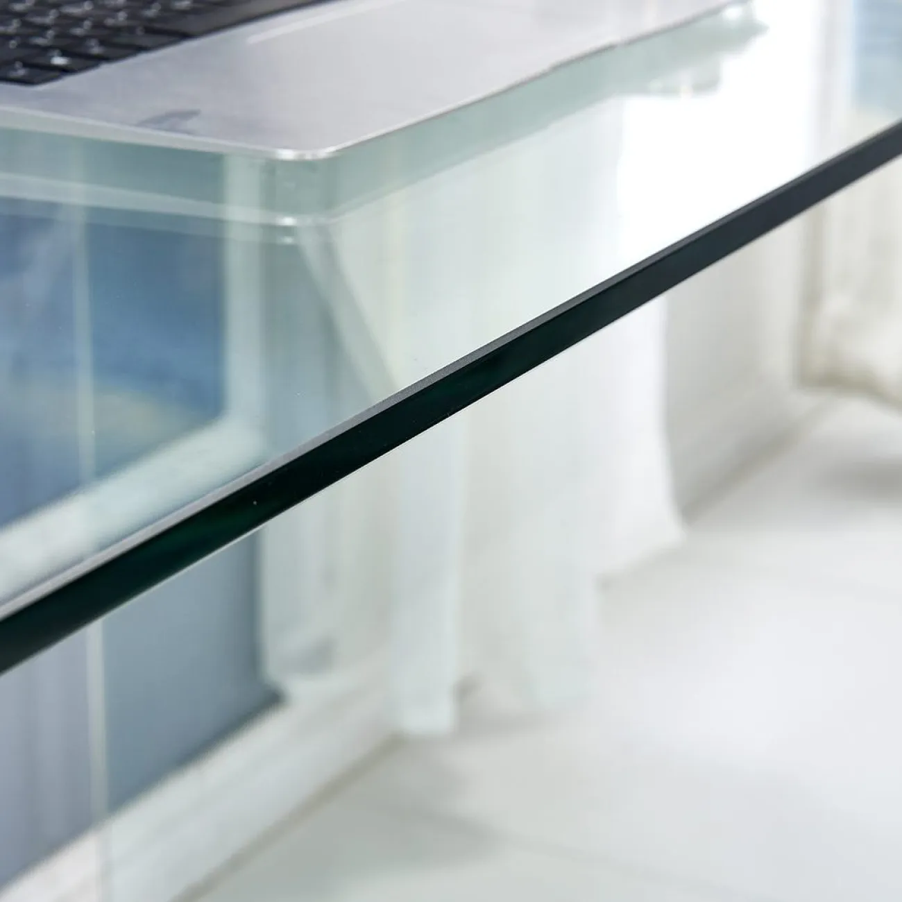 Стол F-306 прозрачный ESF Стол F-306 прозрачный ESF