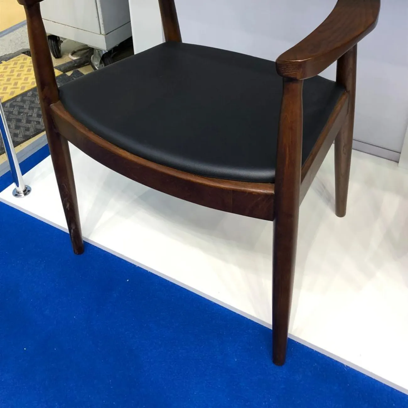 Стул DС-604 темный/ясень-03 ESF