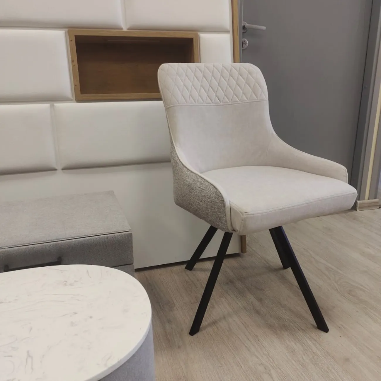 Стул LEOVIC бежевый/WT2105/черный ESF