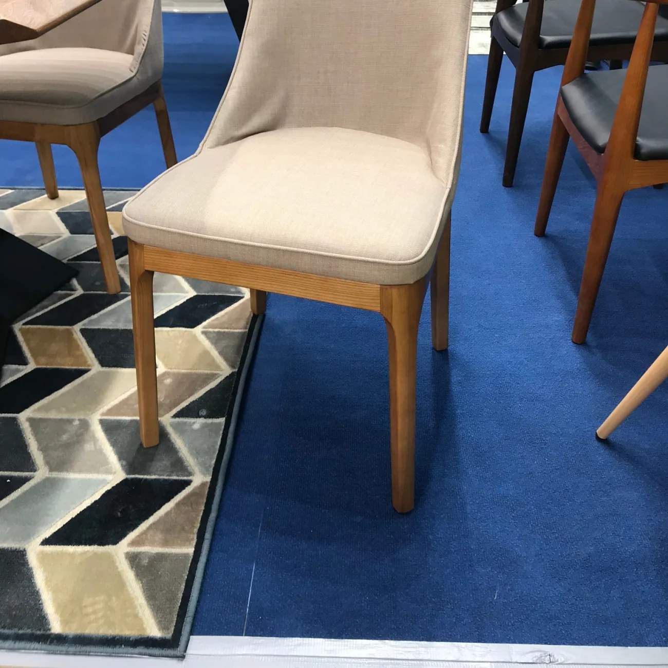 Стул Y1711A цвет JX215-1/орех WK-70 ESF