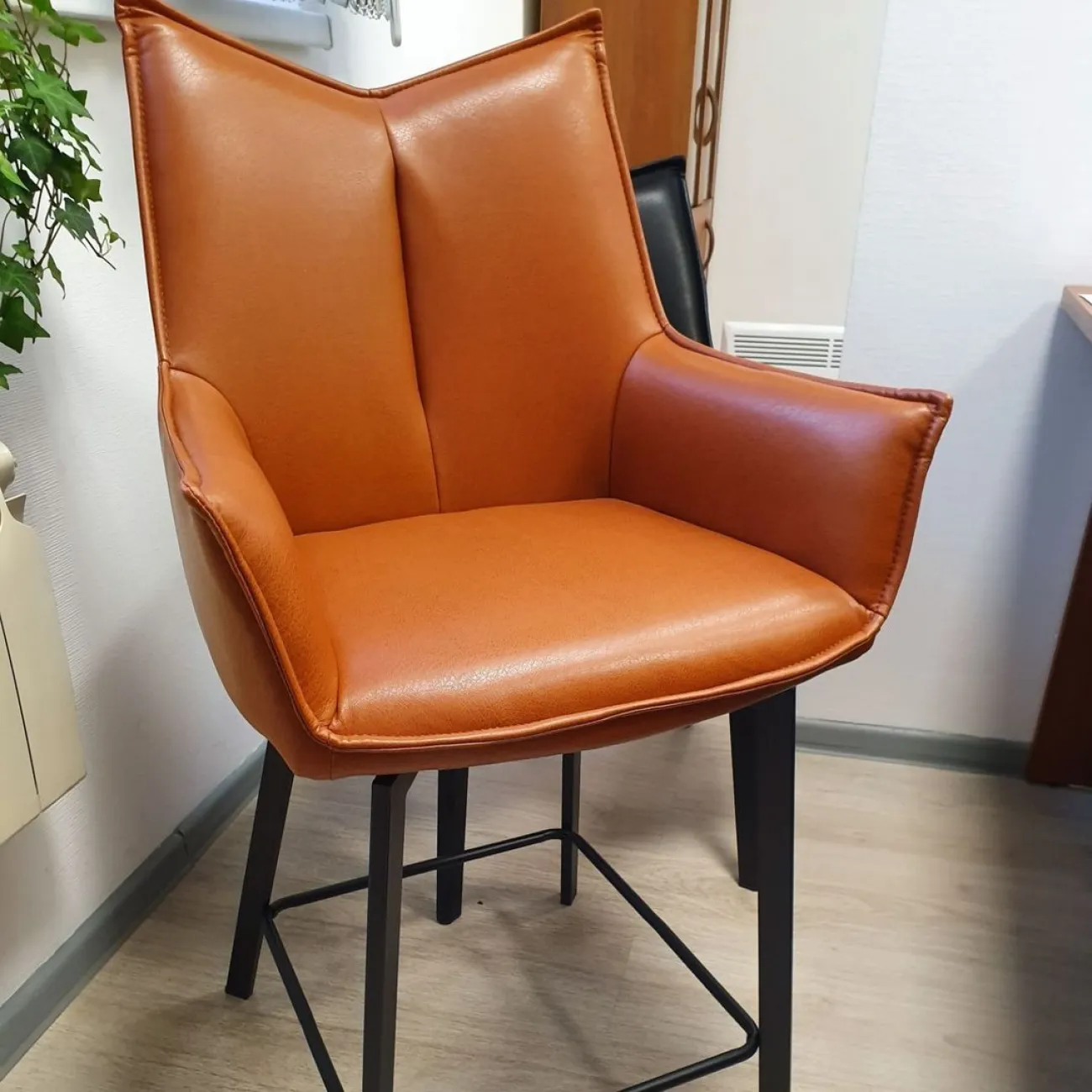 Стул полубарный SOHO коричневый ESF