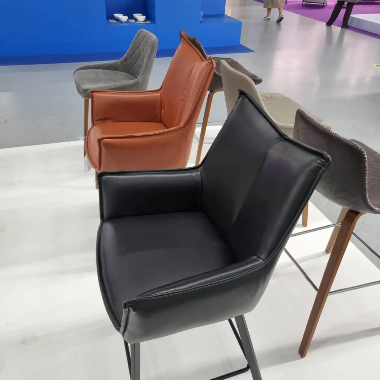 Стул полубарный SOHO коричневый ESF