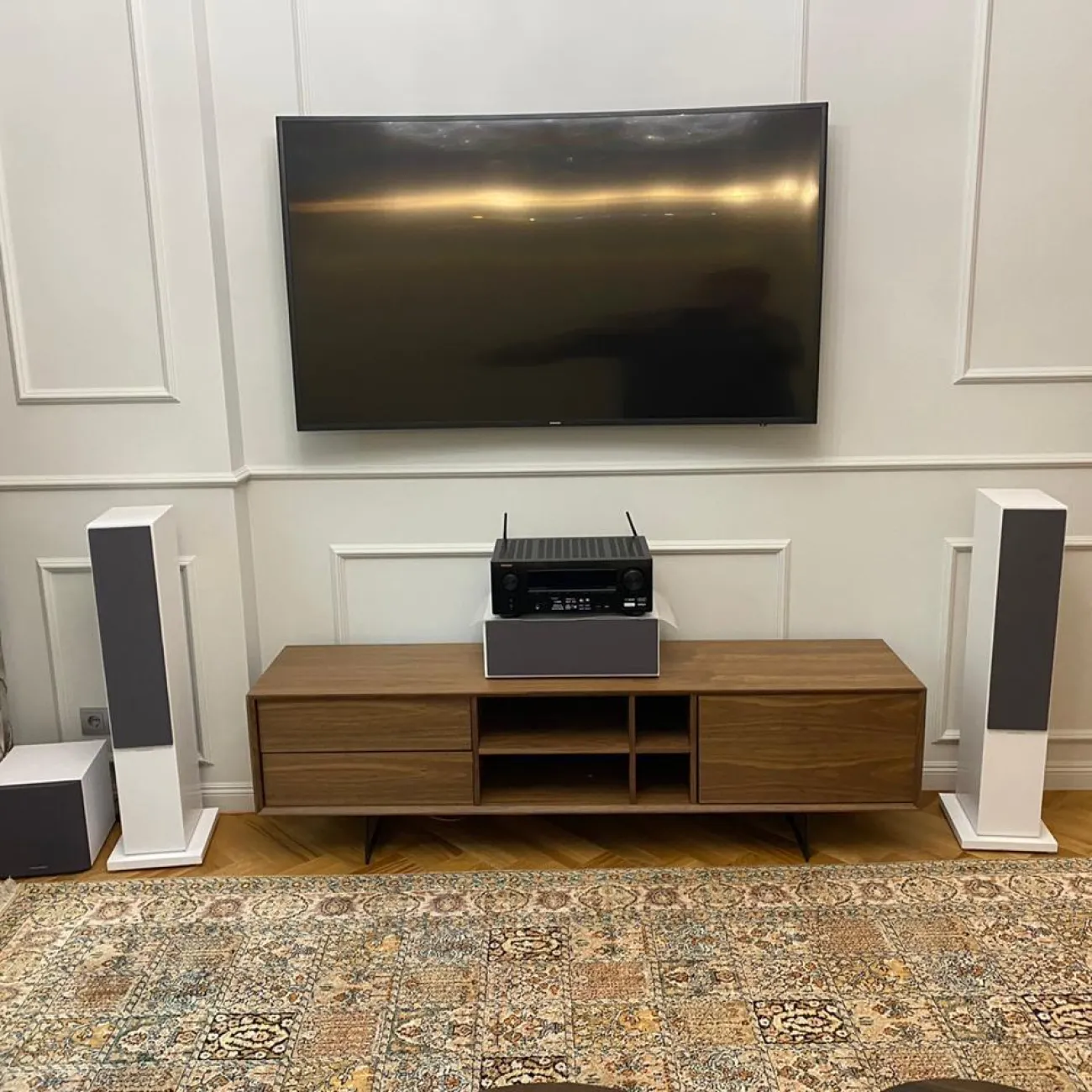 Тумба TV 131 орех ESF