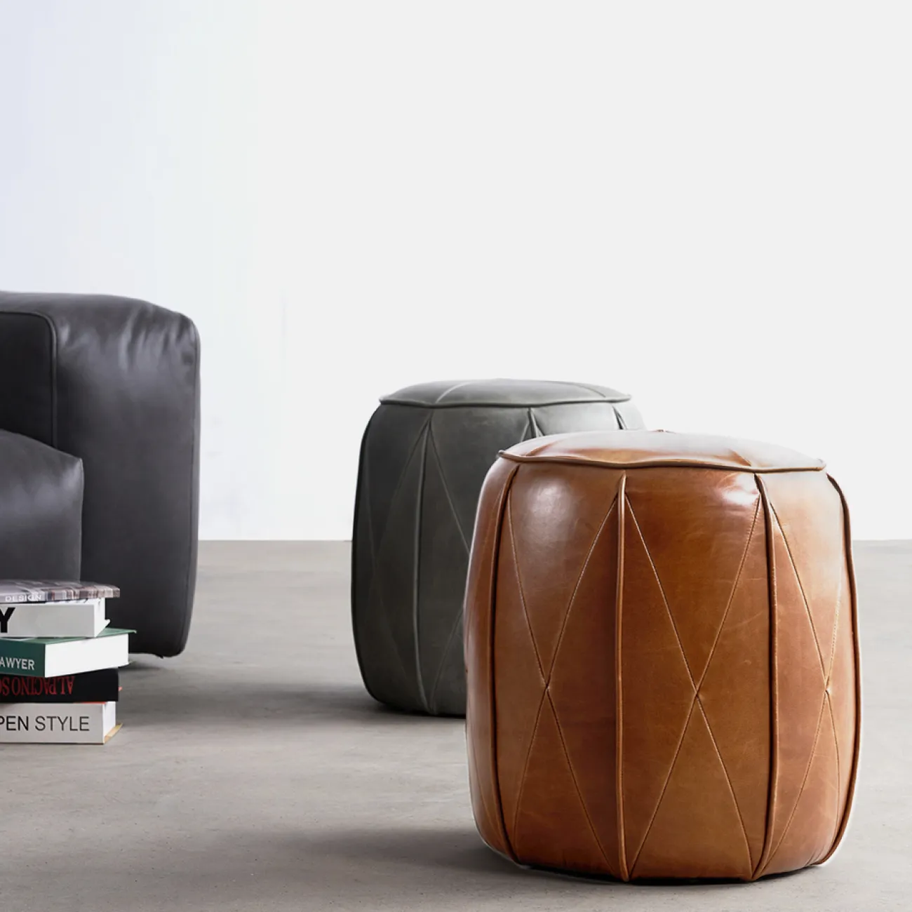 Роскошный кожаный пуф для макияжа FINNNAVIAN Nord 35593-29