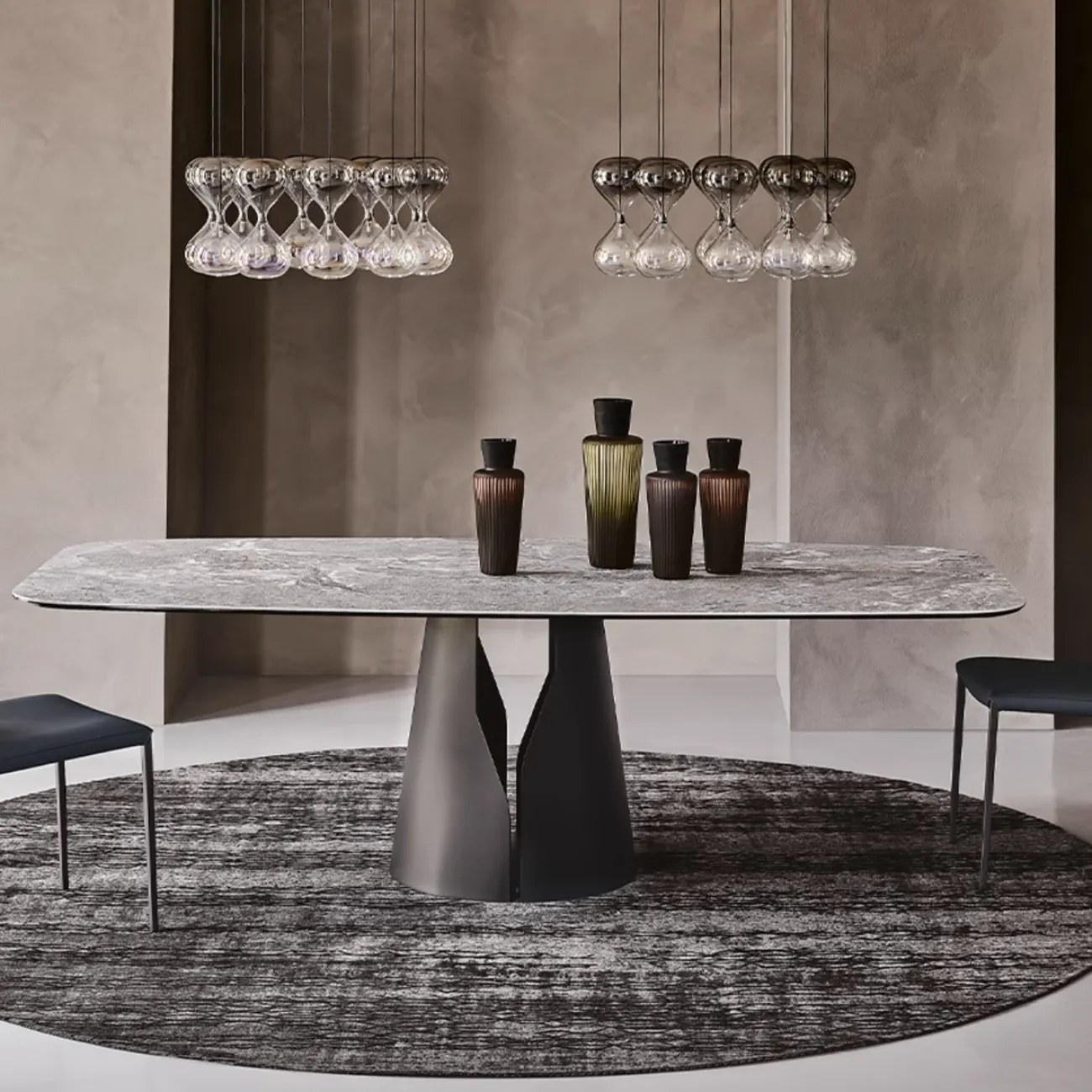 Роскошный минималистичный обеденный стол FINNNAVIAN Gable 35595-29