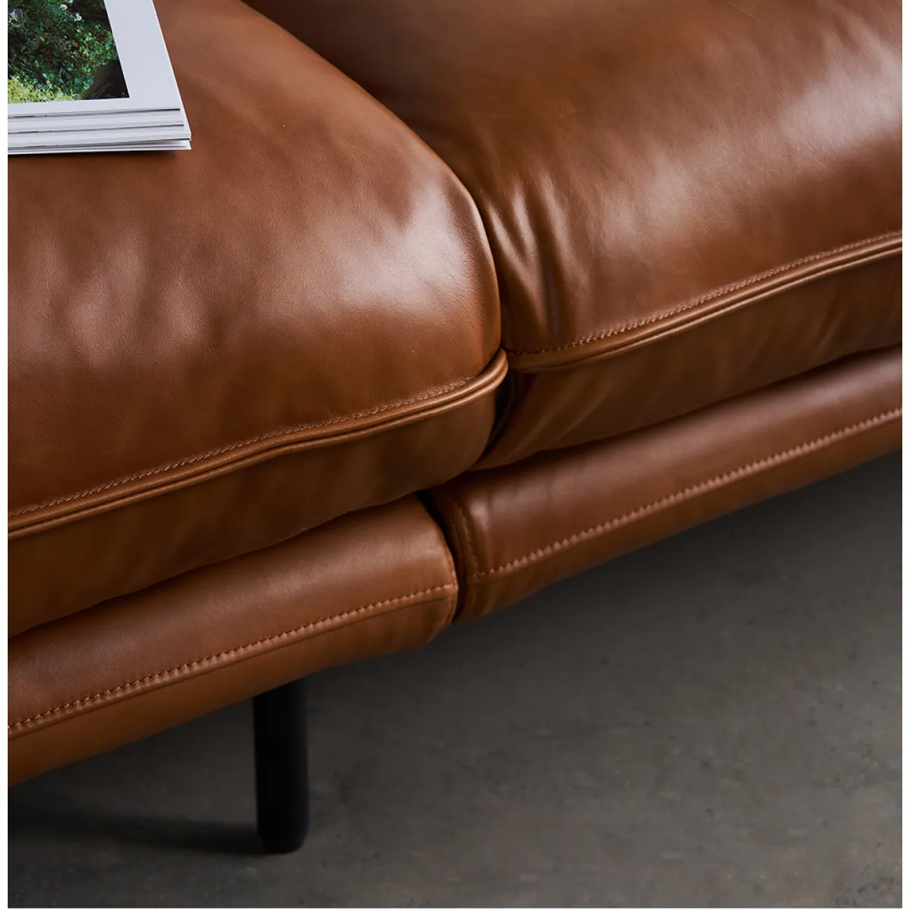 Роскошный кожаный диван в стиле ретро FINNNAVIAN Carlo 35597-29