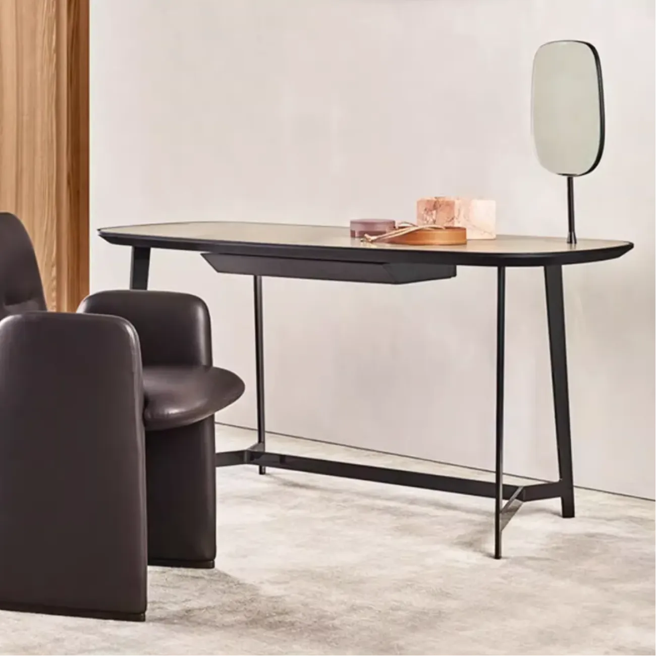 Современный письменный стол на металлических ножках FINNNAVIAN Logan 35598-29