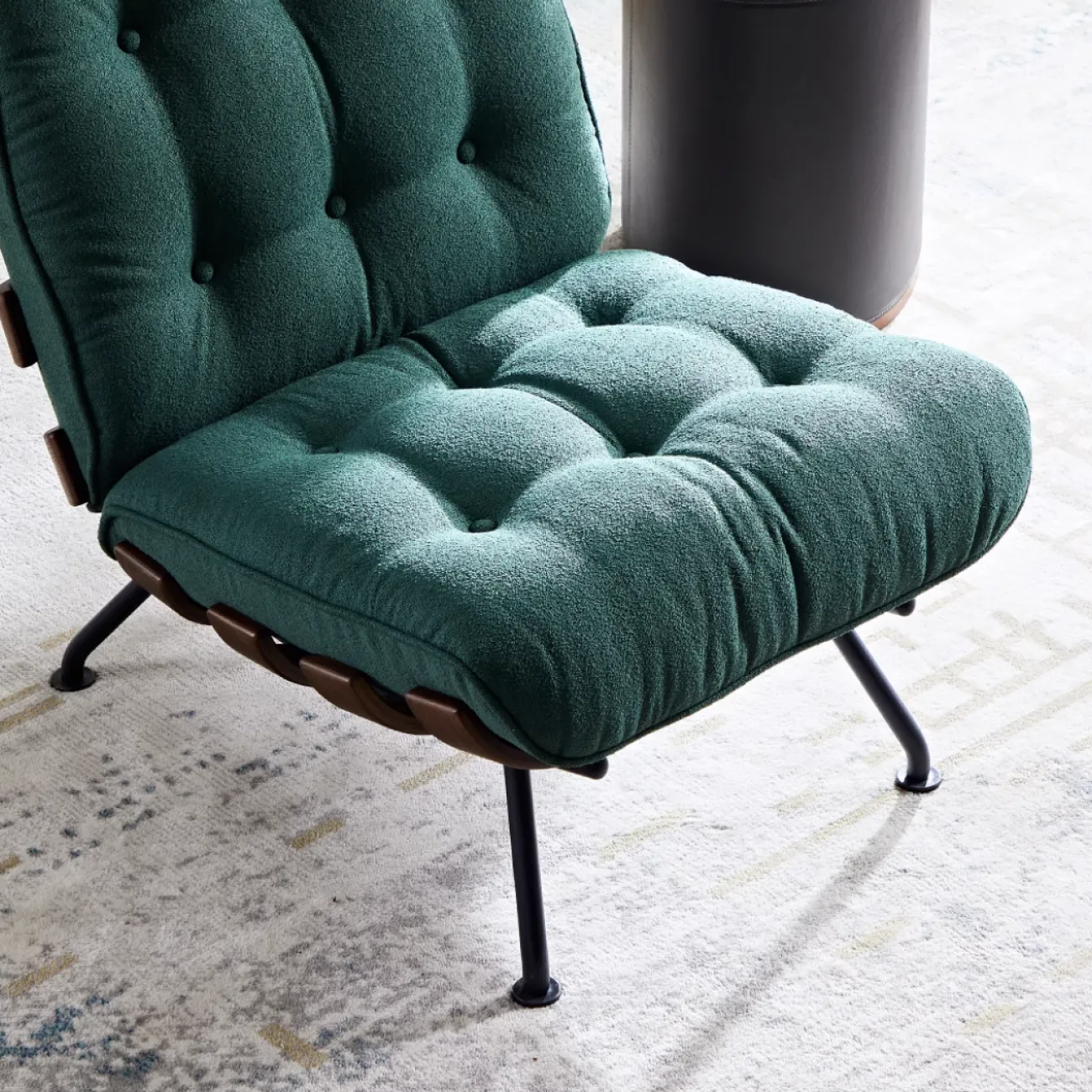 Современные ретро-диван-кресло FINNNAVIAN Savor 35600-29 Современные ретро-диван-кресло FINNNAVIAN Savor 35600-29