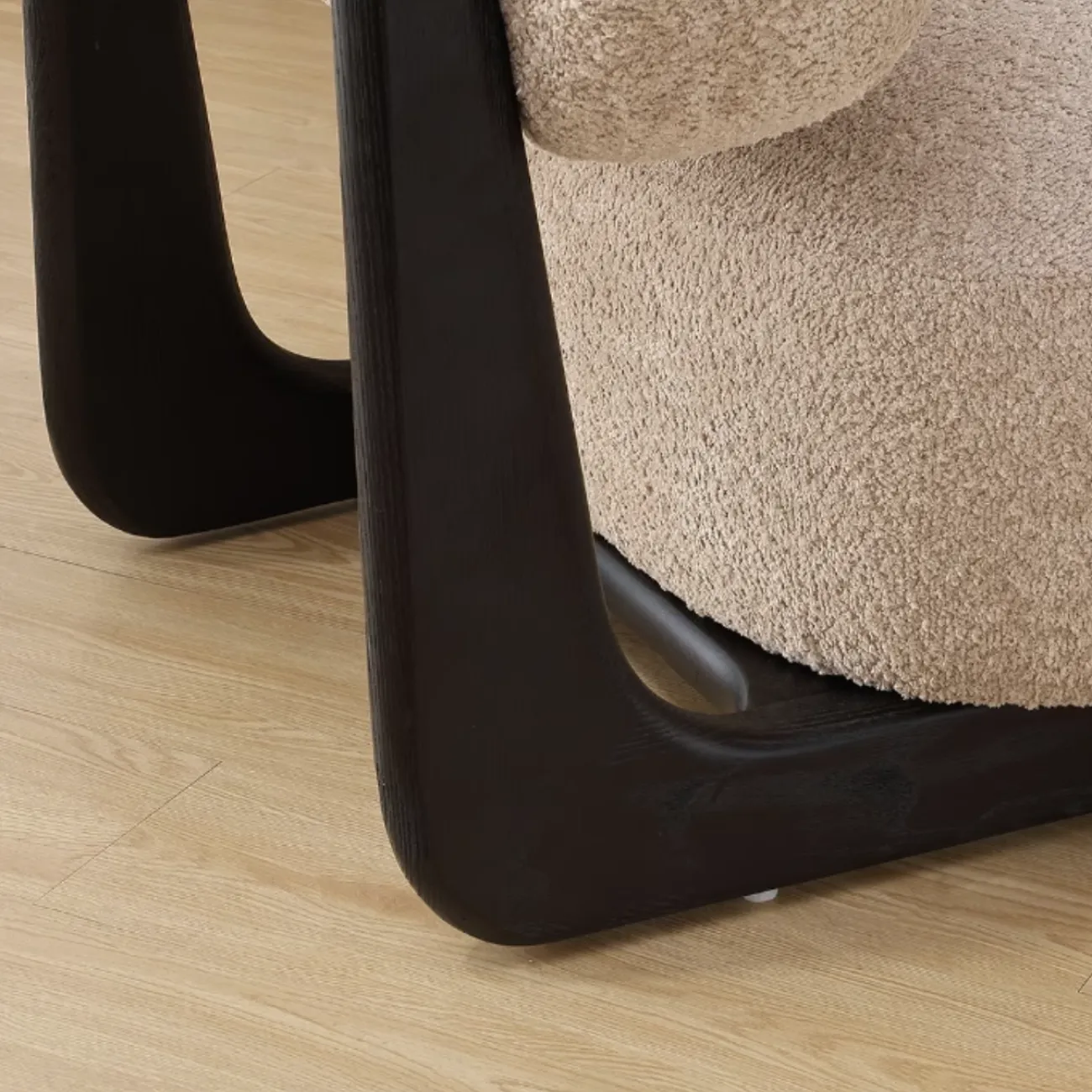 Современное тканевое кресло в ретро стиле FINNNAVIAN Otra 35606-29 Современное тканевое кресло в ретро стиле FINNNAVIAN Otra 35606-29