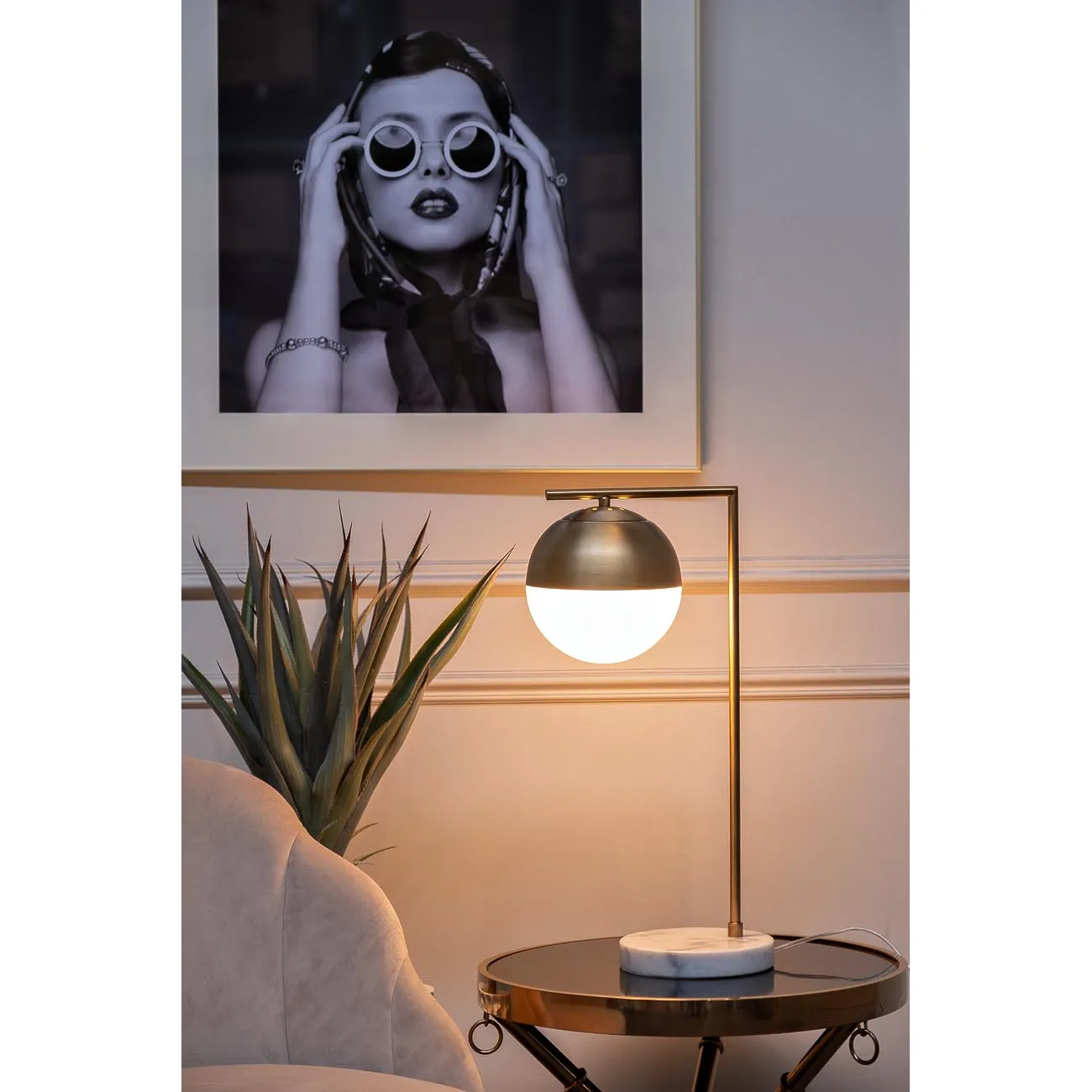 Лампа настольная с матовым плафоном, золото 22-88228 от LaLume