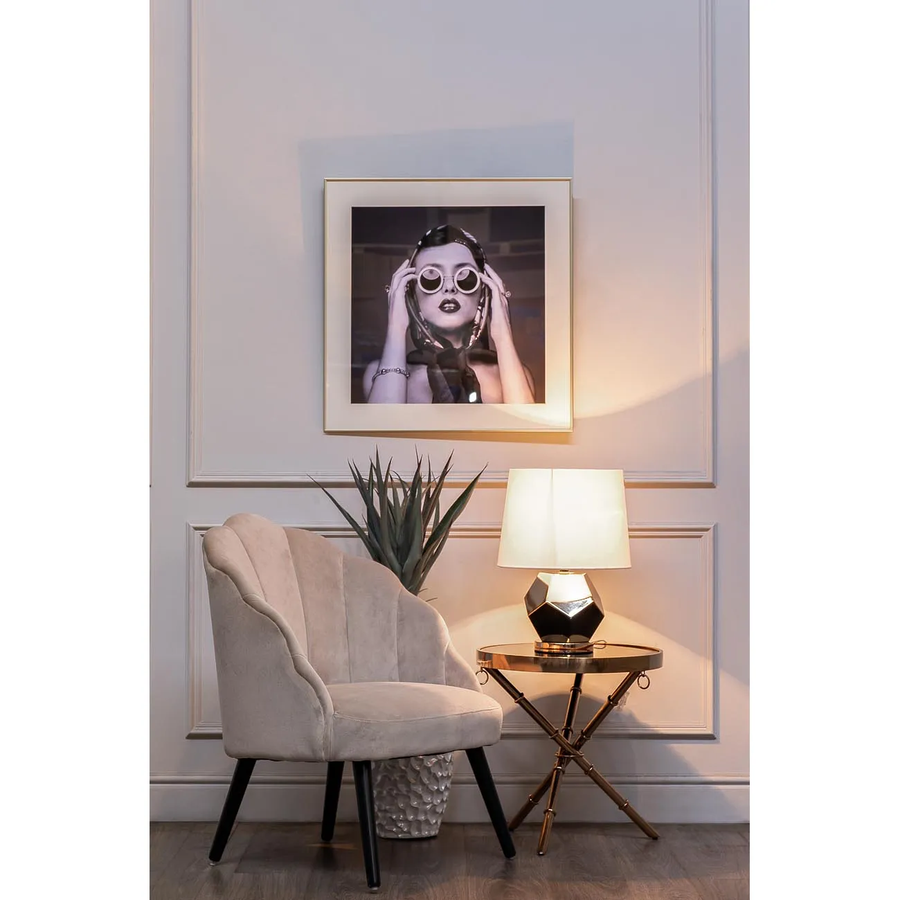 Постер Женщина в очках 54STR-LADY от LaLume Постер Женщина в очках 54STR-LADY от LaLume