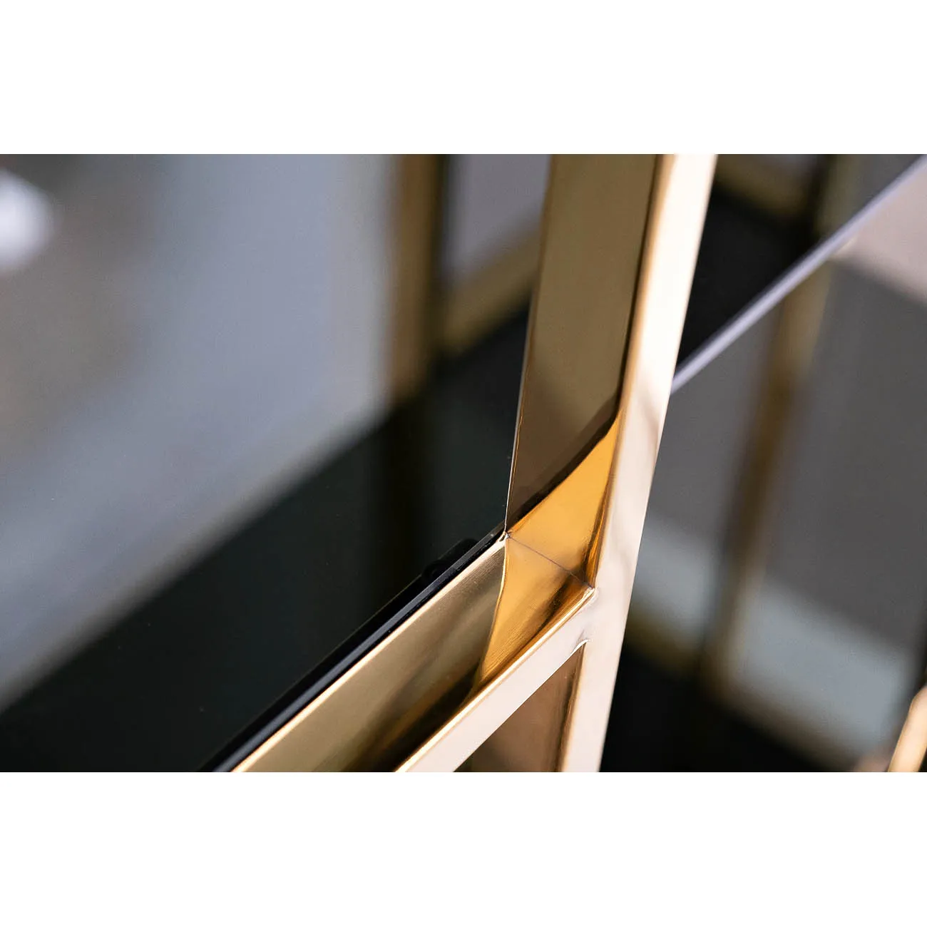 Стеллаж с черным стеклом (золотой) 46AS-SH1537-GOLD от LaLume