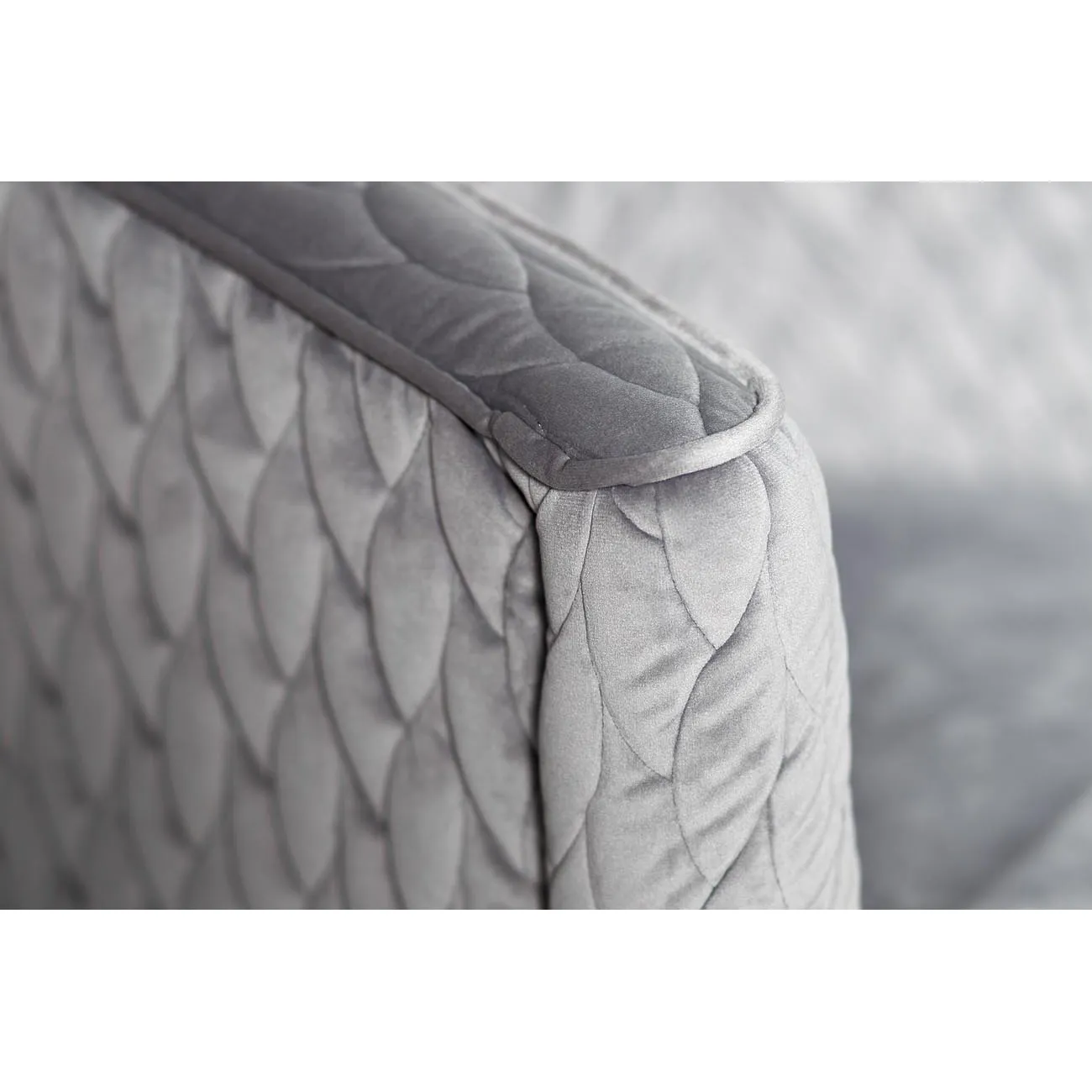 Кресло серое стёганое велюровое FC-32GR от LaLume