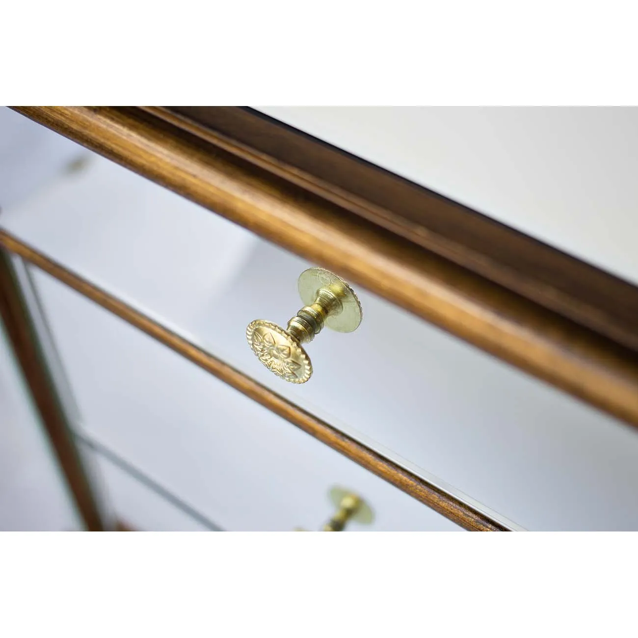 Тумба прикроватная с зеркальным фасадом KFC1144E7 от LaLume Тумба прикроватная с зеркальным фасадом KFC1144E7 от LaLume