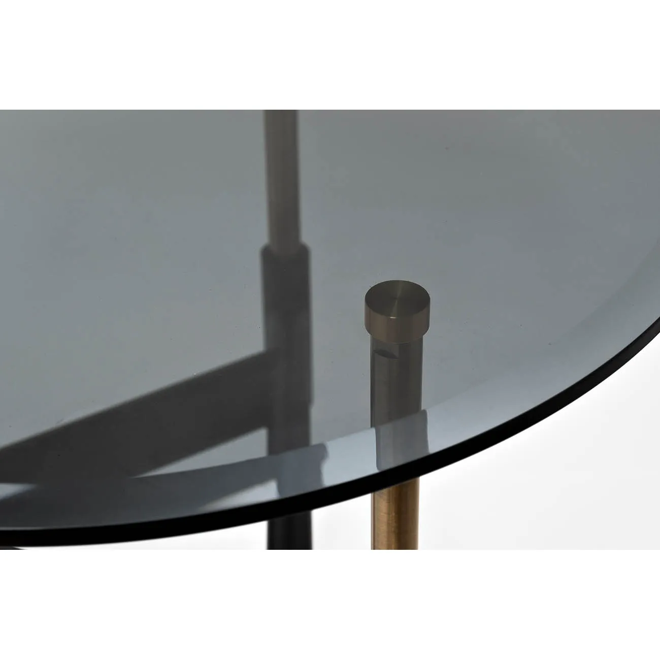 Столик журнальный круглый с темным стеклом 57EL-ET399B от LaLume Столик журнальный круглый с темным стеклом 57EL-ET399B от LaLume