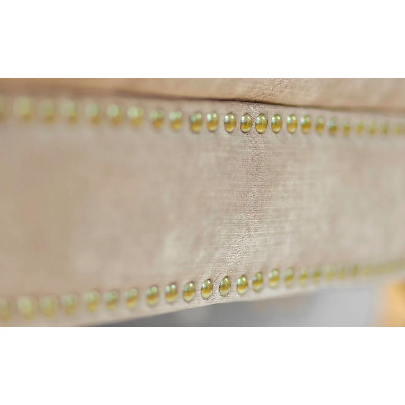 Диван велюровый трехместный бежевый PJS05503-PJ842 от LaLume