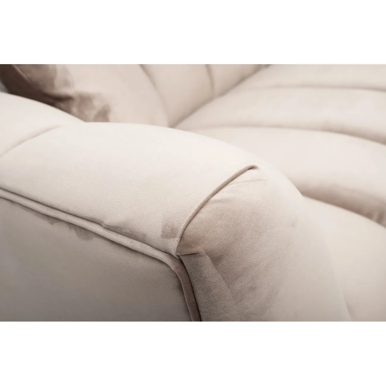 Диван Fabio трехместный велюровый бежево-серый FABIO-3-2K-БЕЖ/СЕР-Bel03 от LaLume Диван Fabio трехместный велюровый бежево-серый FABIO-3-2K-БЕЖ/СЕР-Bel03 от LaLume