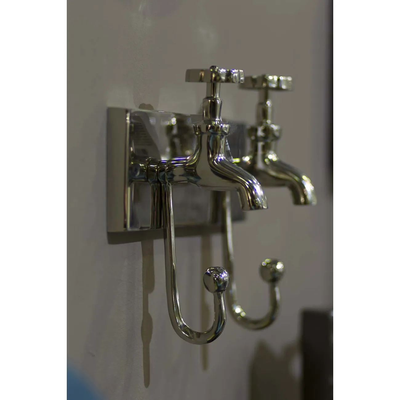 Крючок настенный двойной  Краны  IKN3344 от LaLume