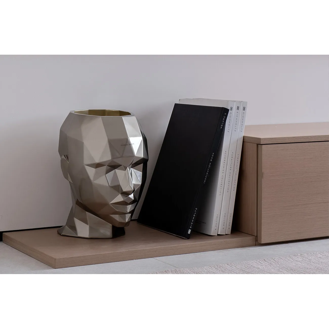 Кашпо "голова женщины" Garda Decor V3632 от LaLume Кашпо "голова женщины" Garda Decor V3632 от LaLume