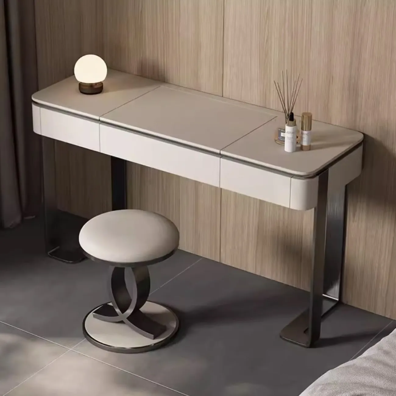 Роскошный кожаный туалетный столик из нержавеющей стали HappyF 36540-29 Роскошный кожаный туалетный столик из нержавеющей стали HappyF 36540-29