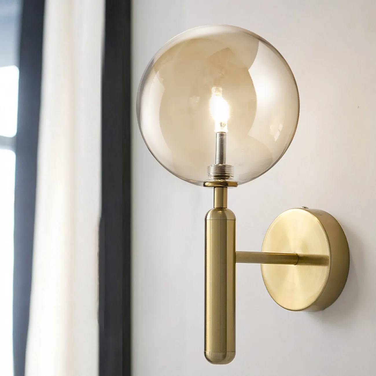 Бра с шарообразным плафоном LETA от ImperiumLoft