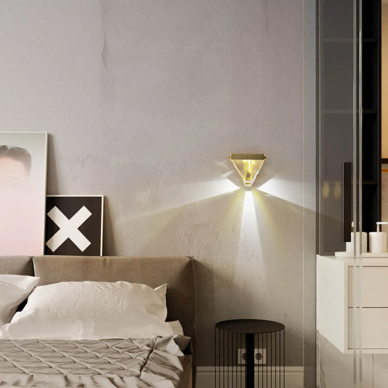 Минималистичный настенный светильник из серии ALDIS с хрустальным рассеивателем в форме кристалла ALDIS B WALL