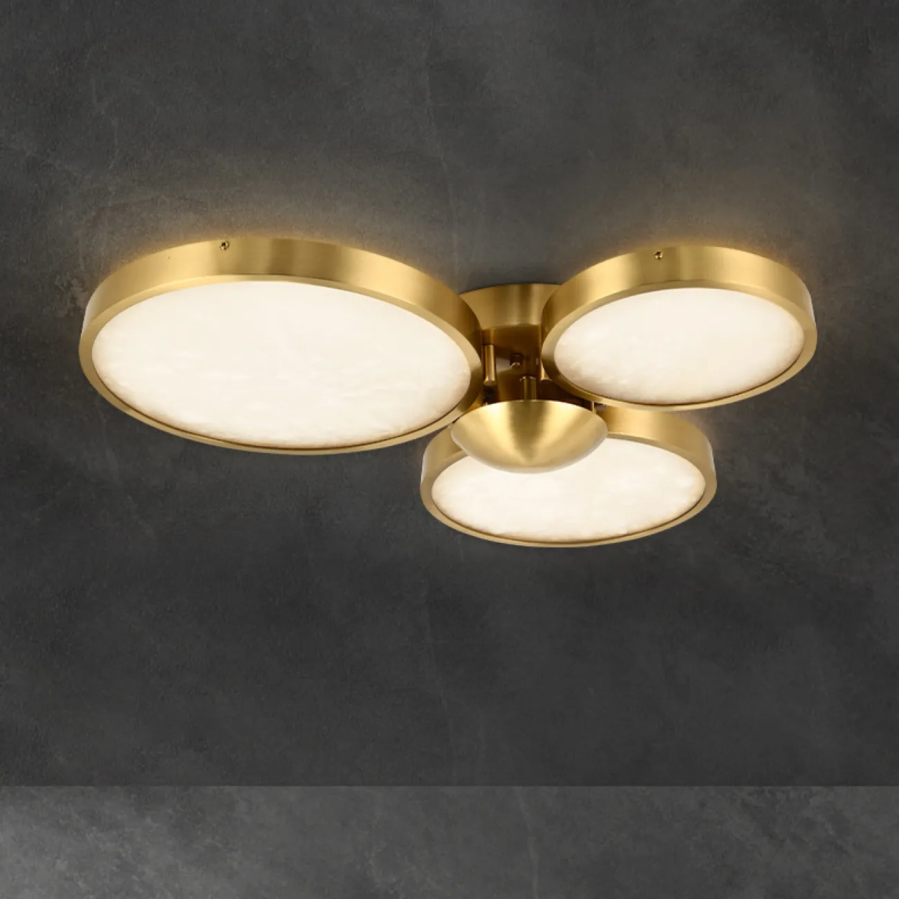 Потолочный светильник UTICA L3 от ImperiumLoft