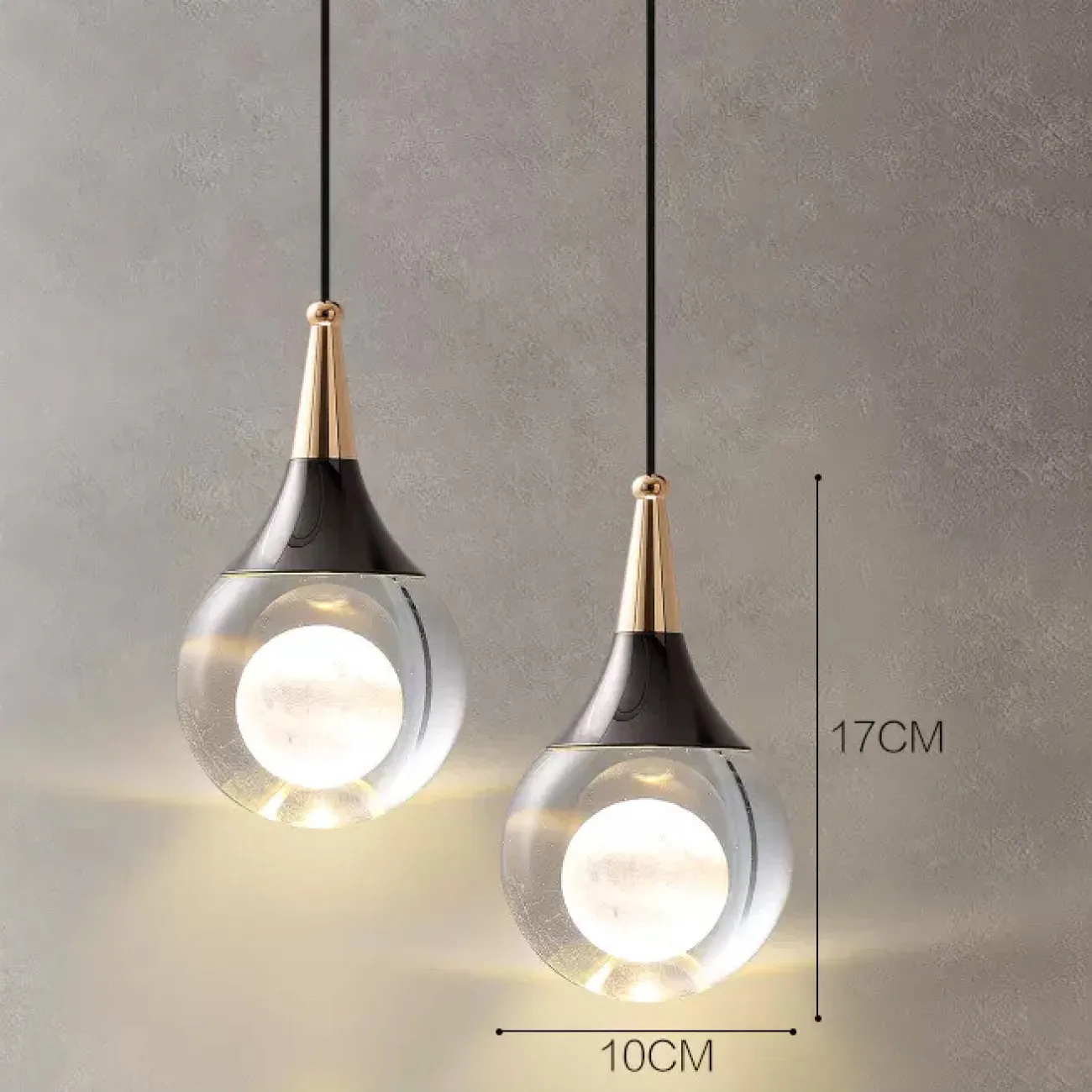 Готовая комбинация подвесных светодиодных светильников с лазерной гравировкой внутри шарообразных хрустальных рассеивателей SOFUS DUO B