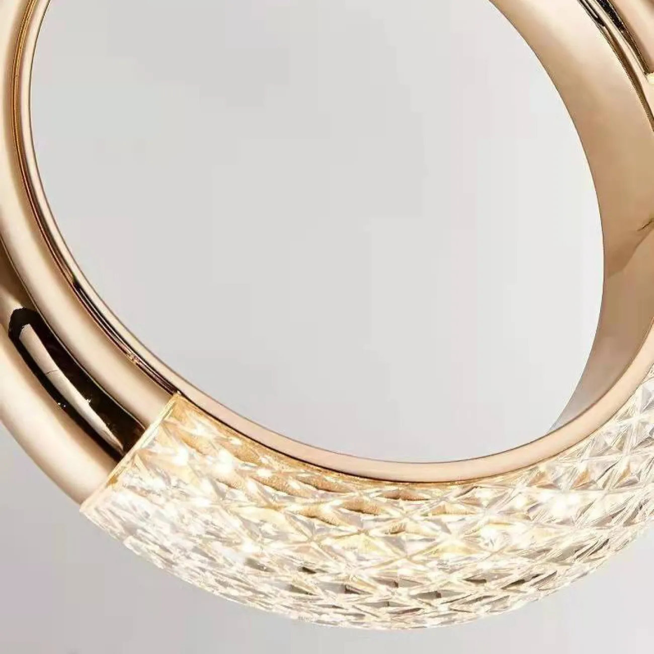 Готовая комбинация из двух подвесных светодиодных светильников в виде кольца и полукольца с рельефной поверхностью SONKE DUO B 3000К