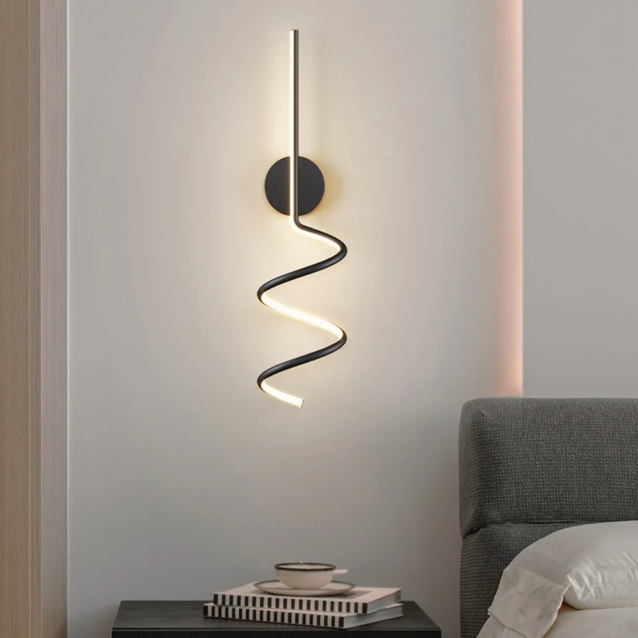 Серия настенных светодиодных светильников с вытянутым трубчатым плафоном спиралевидной формы DAMARIS WALL H50 White Трехцветный свет