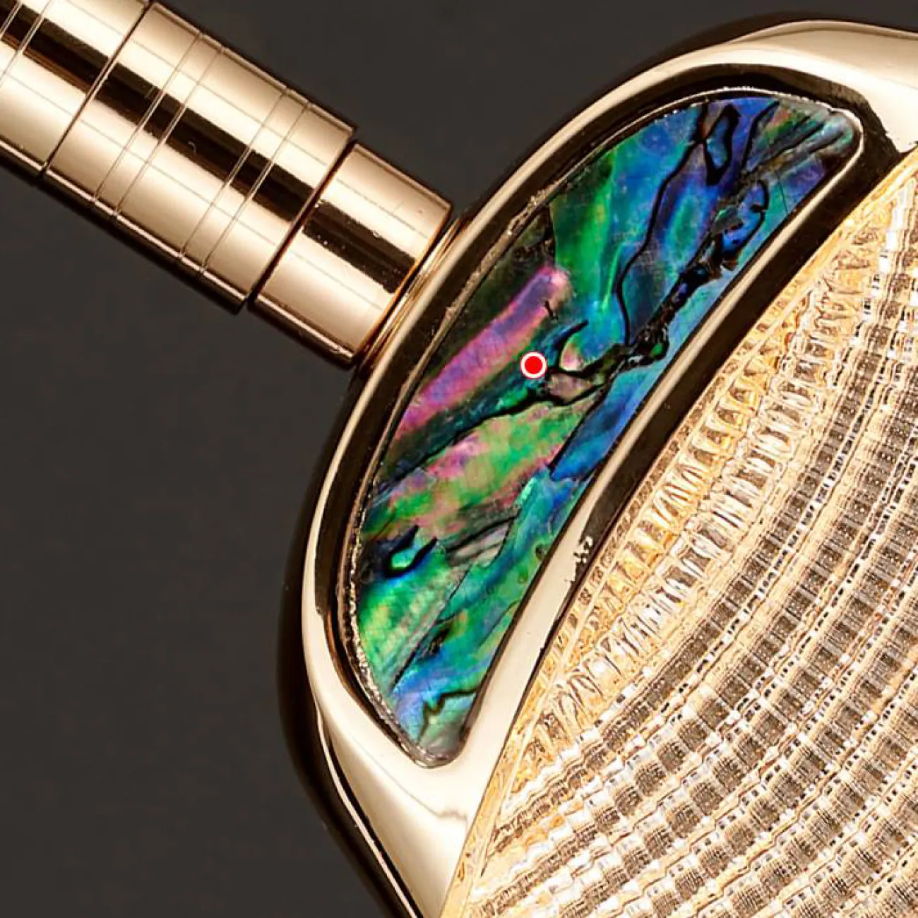 Готовая комбинация подвесных светодиодных светильников с рельефными плафонами в форме ракушек с перламутровыми вставками RAPHAELA MORE L18