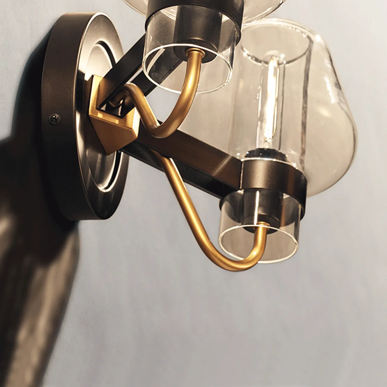 Бра MONTALEMBERT SCONCE BY Studios Черный, Янтарь от ImperiumLoft