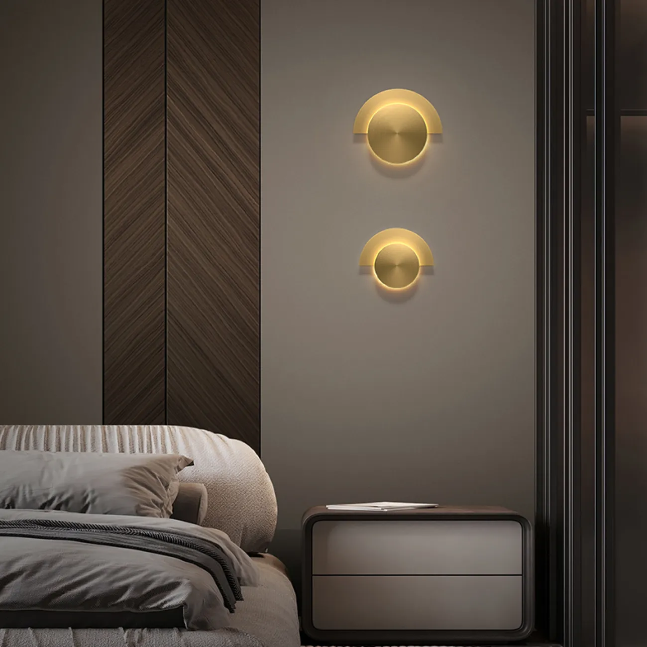 Серия настенных светодиодных светильников с латунным плафоном в виде комбинации полного и усеченного диска SOLO D25