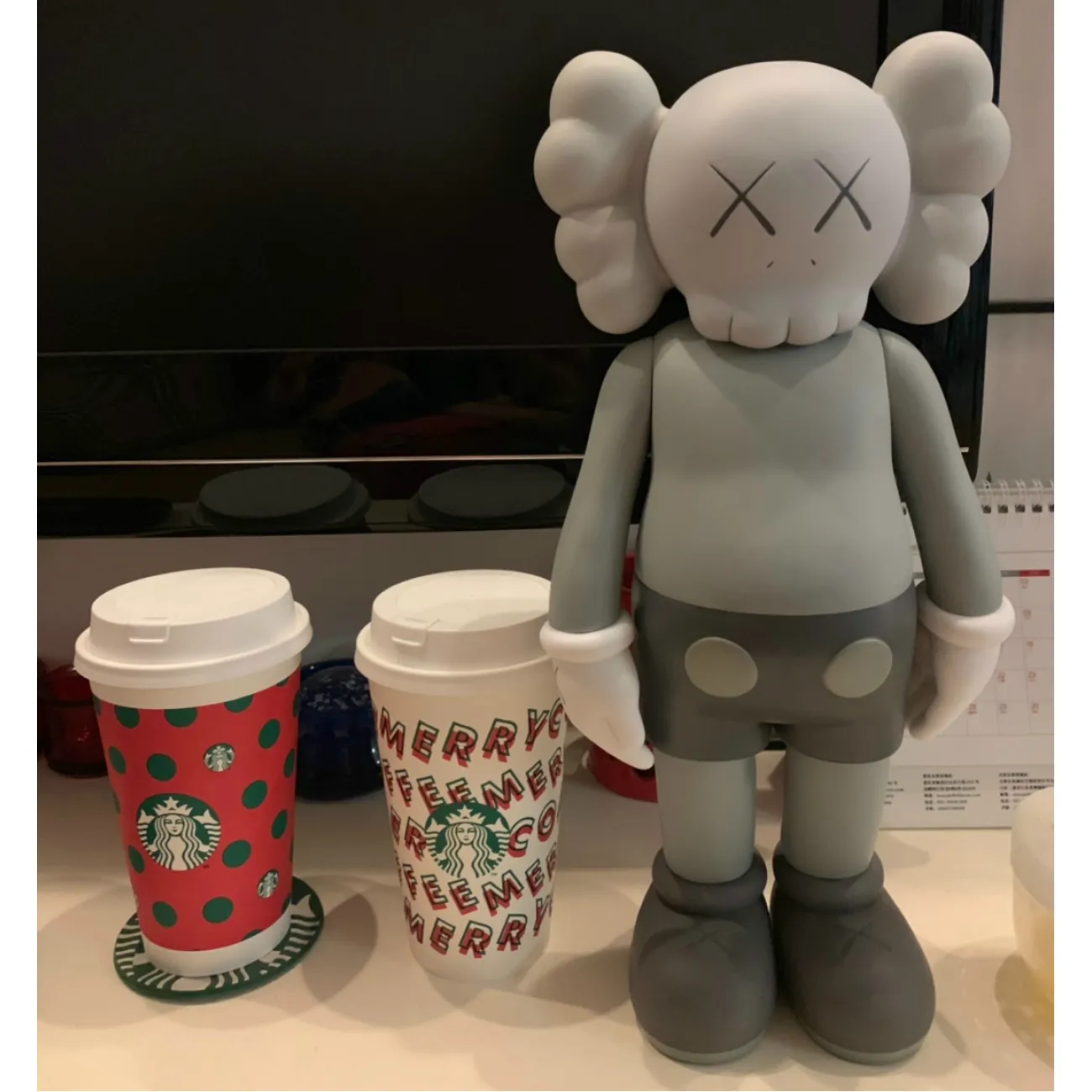 Дизайнерская скульптура кукла Kaws LaLume-SKT00194 