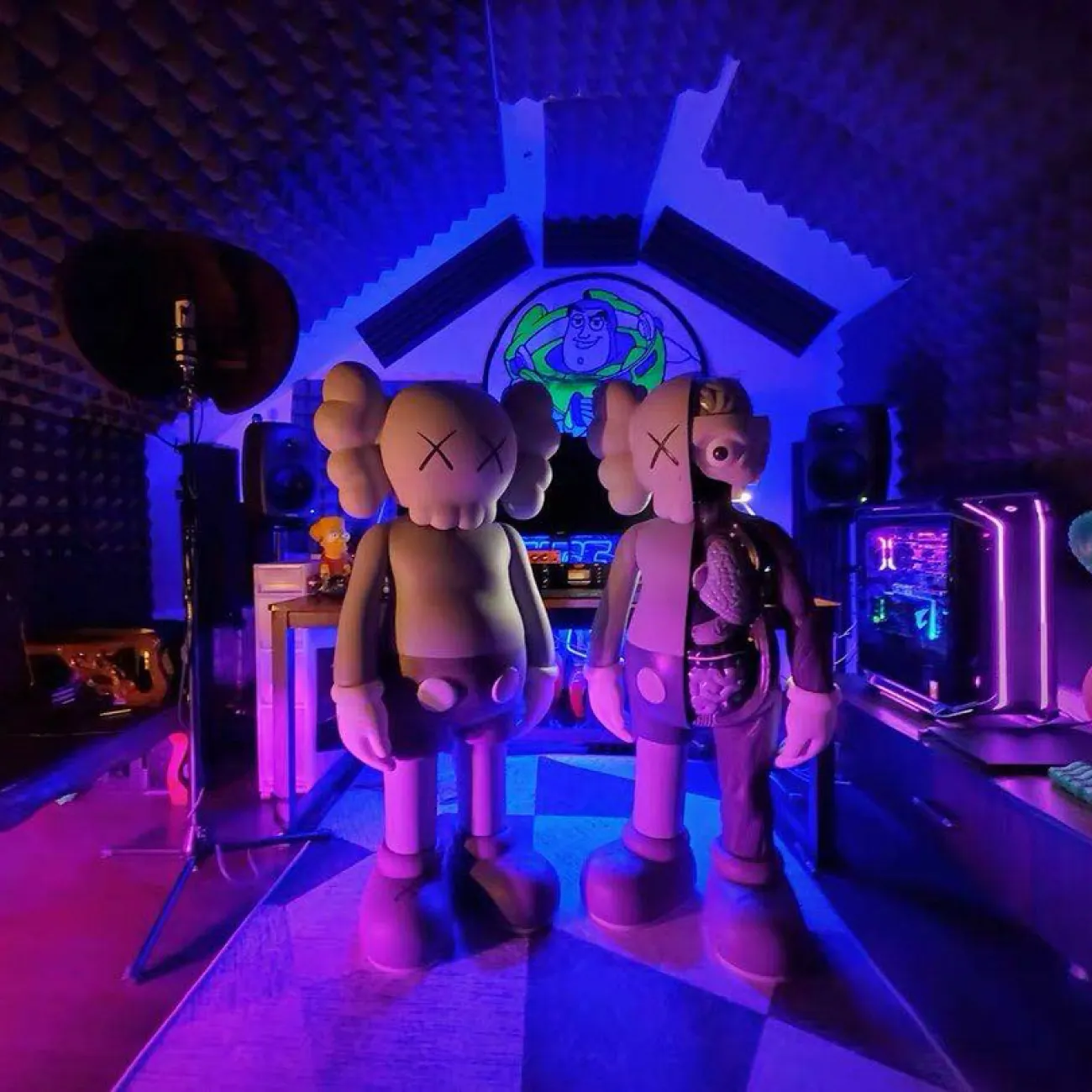 Дизайнерская скульптура кукла Kaws LaLume-SKT00194 