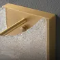 Настенный светильник на прямоугольном креплении с изогнутым плафоном из мелкой стеклянной крошки PETA