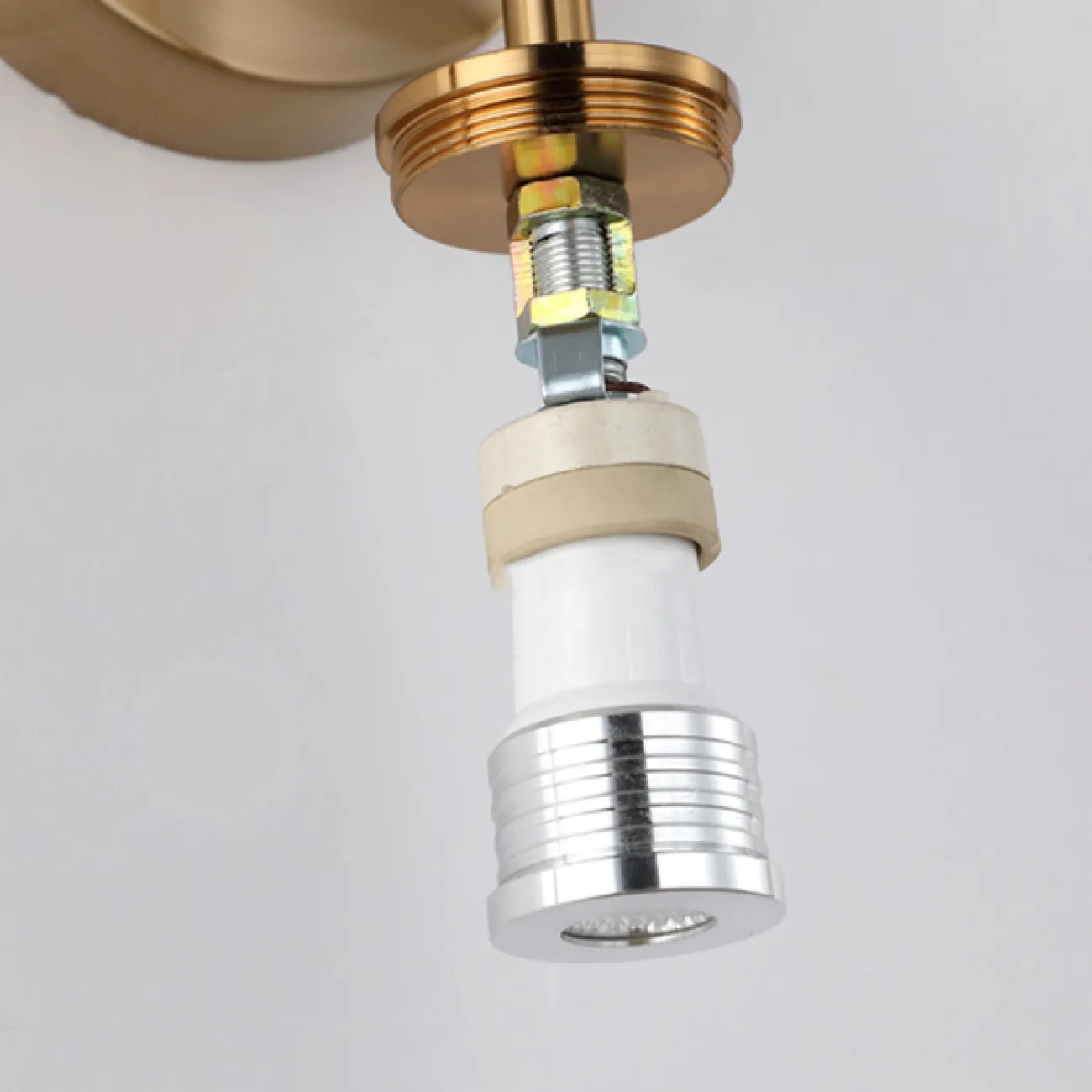 Серия настенных светильников с цилиндрическим плафоном на кольцевом каркасе с круглым креплением VELMA D35 Black Gold