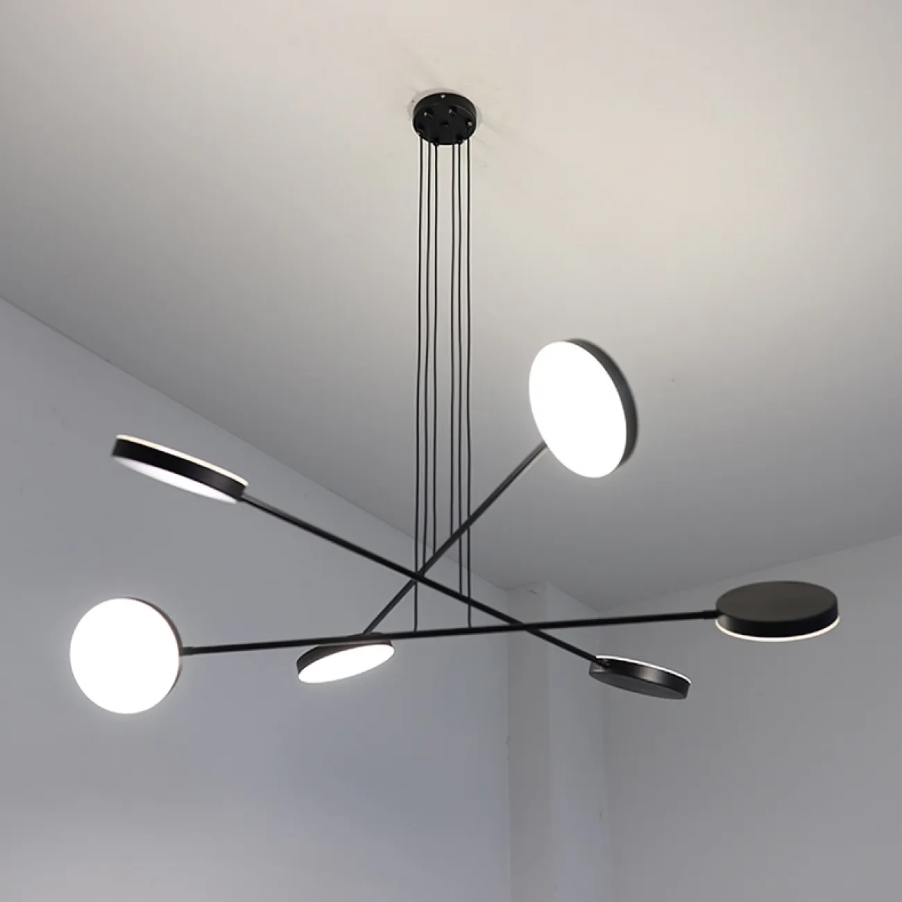 Люстра на штангах LESTI от ImperiumLoft