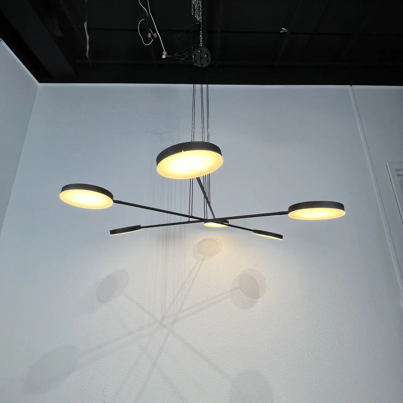 Люстра на штангах LESTI от ImperiumLoft