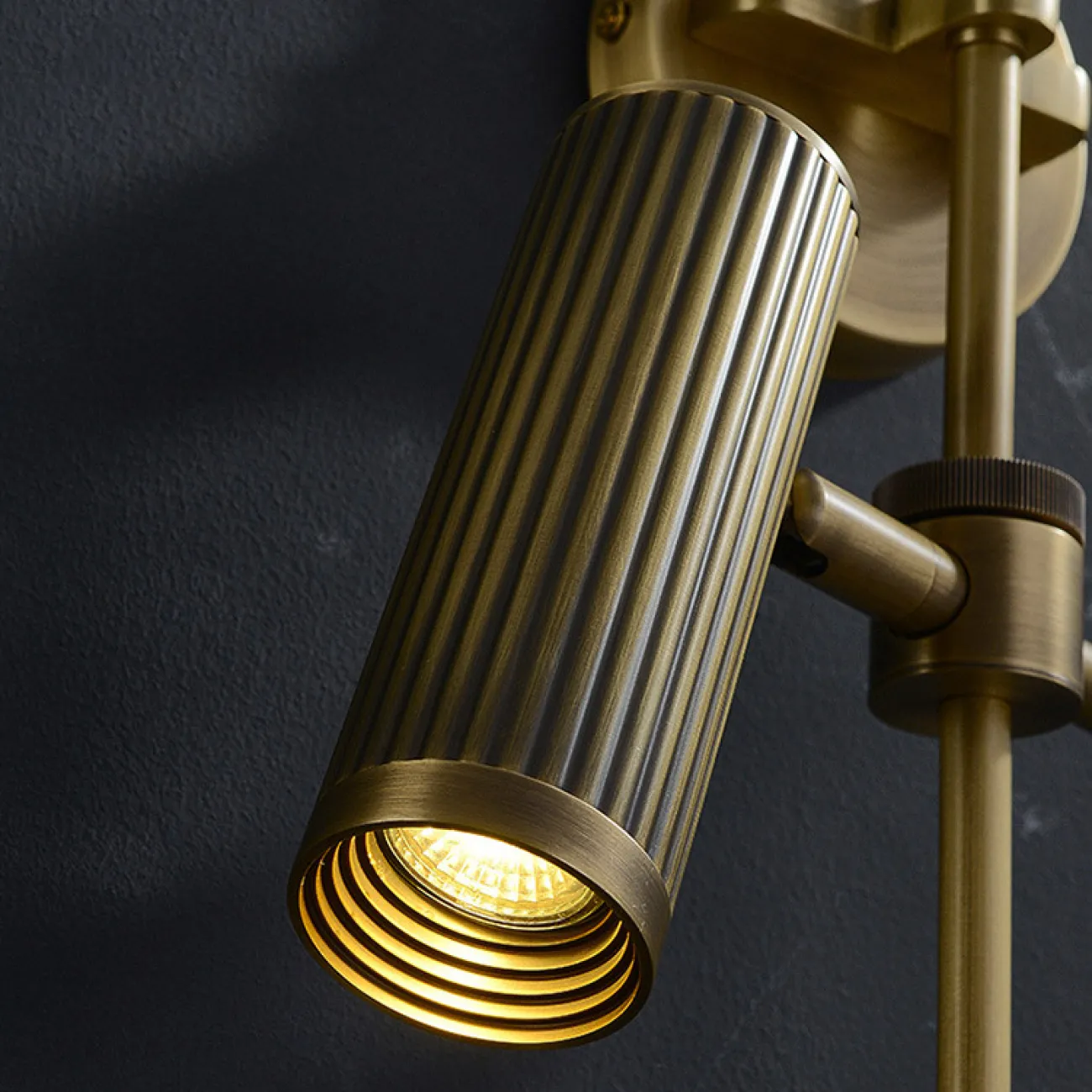 Настенный светильник TRIGGER WALL L2 от ImperiumLoft