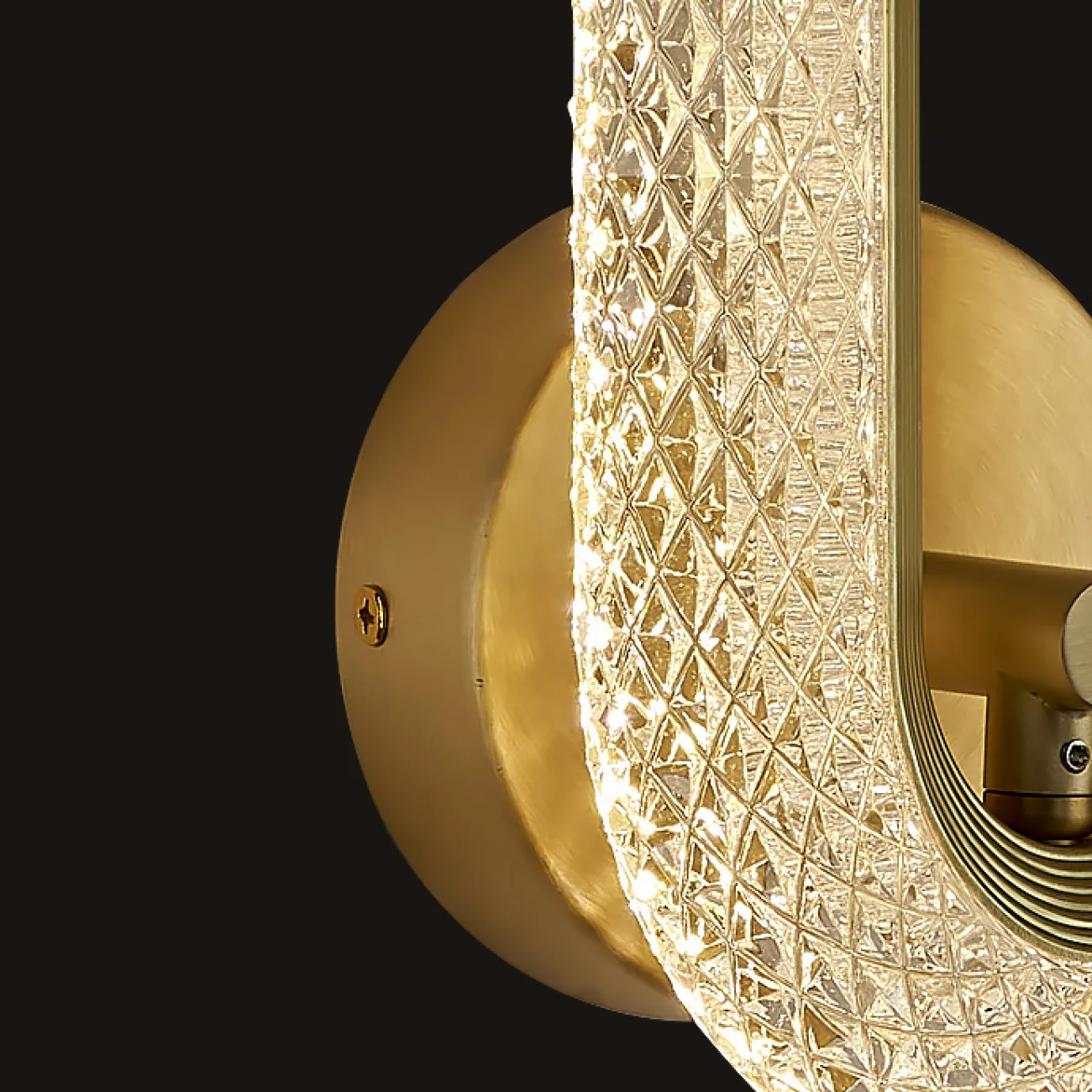 Серия настенных светодиодных светильников с кольцевидными плафонами с панцирной поверхностью KEZIA B WALL L1